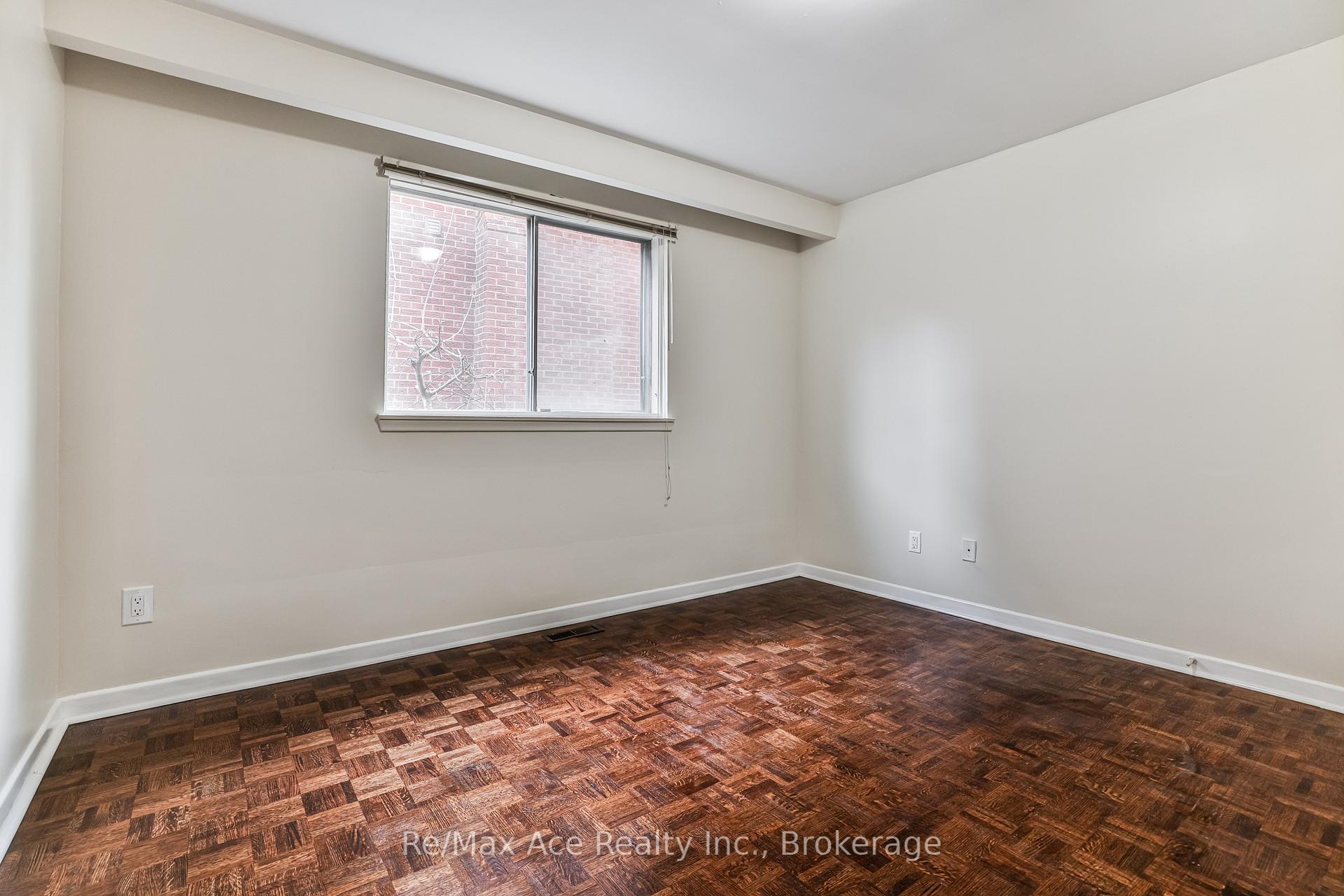 90 Charlton Blvd, Toronto, ON M2M1C1 | 4 Bedroom 4 Bathroom Detached House | Image 10
