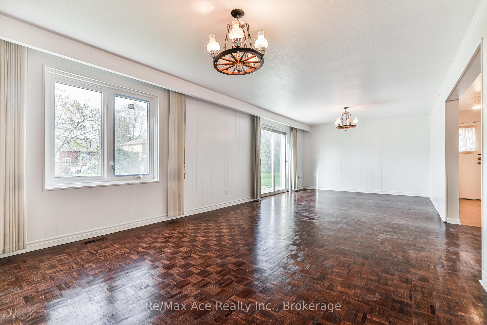 90 Charlton Blvd, Toronto, ON M2M1C1 | 4 Bedroom 4 Bathroom Detached House | Image 11