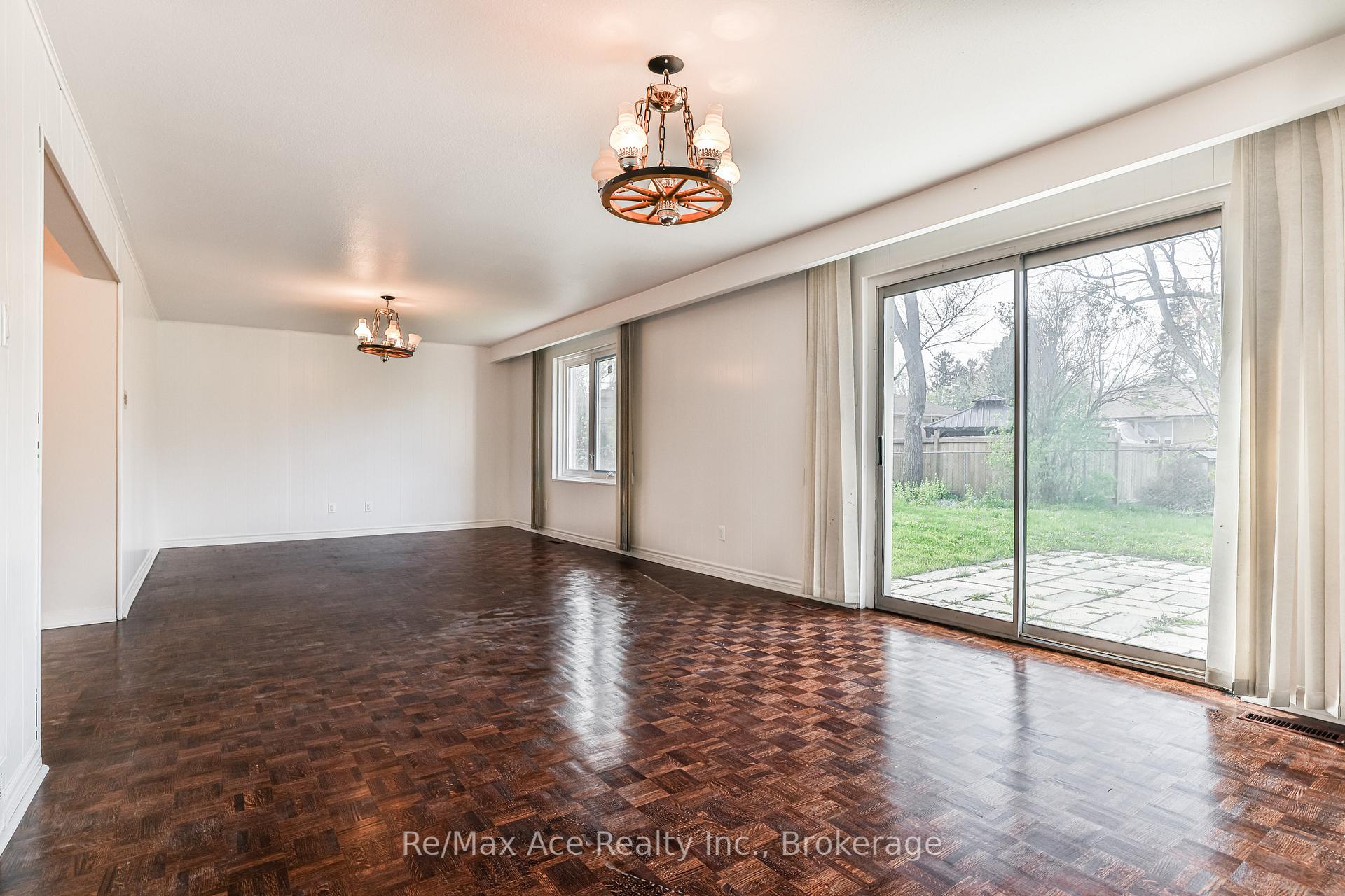 90 Charlton Blvd, Toronto, ON M2M1C1 | 4 Bedroom 4 Bathroom Detached House | Image 12