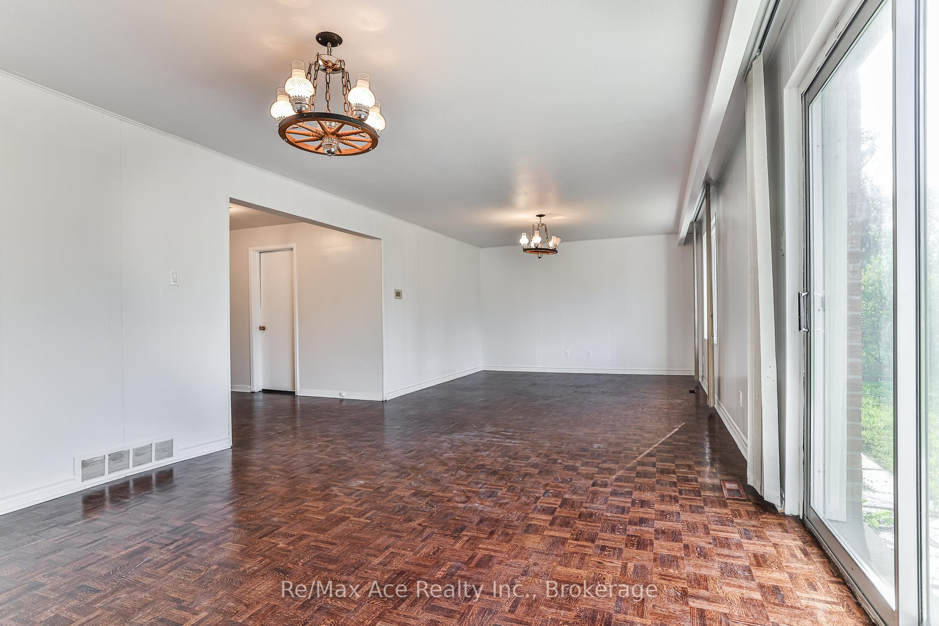90 Charlton Blvd, Toronto, ON M2M1C1 | 4 Bedroom 4 Bathroom Detached House | Image 13