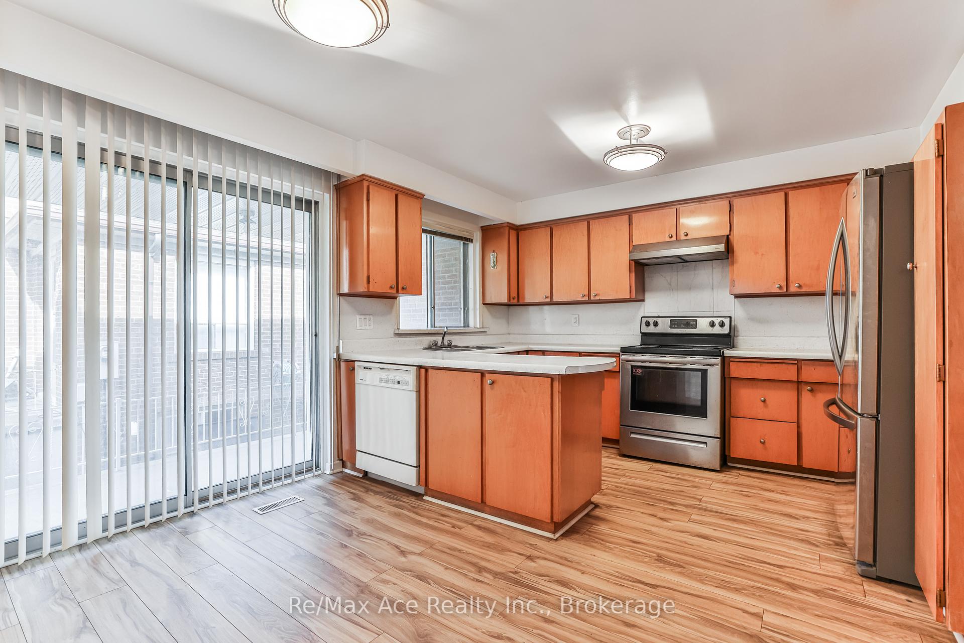 90 Charlton Blvd, Toronto, ON M2M1C1 | 4 Bedroom 4 Bathroom Detached House | Image 18