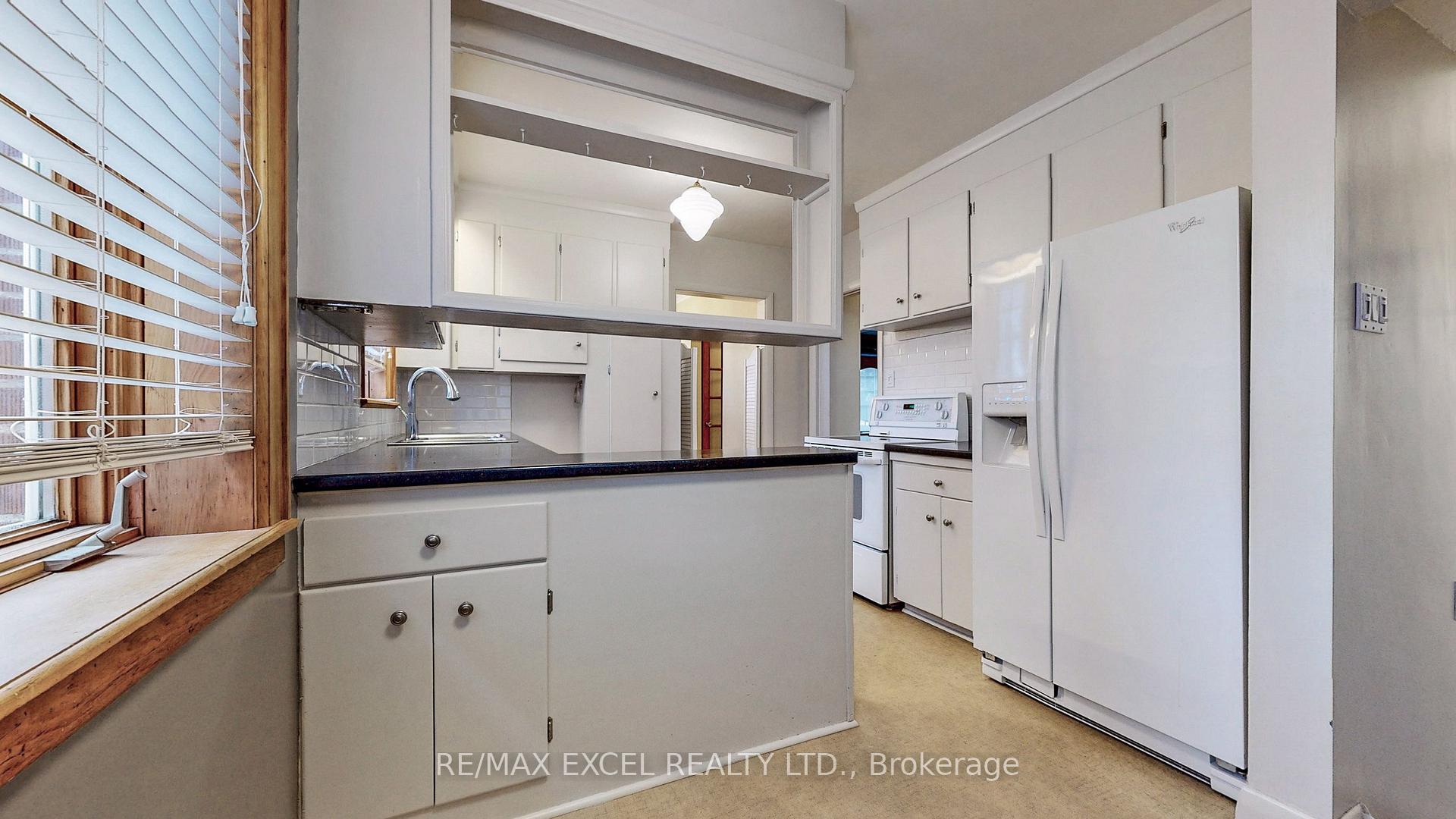 54 Centre Ave, Toronto, ON M2M2L5 | 3 Bedroom 2 Bathroom Detached House | Image 10