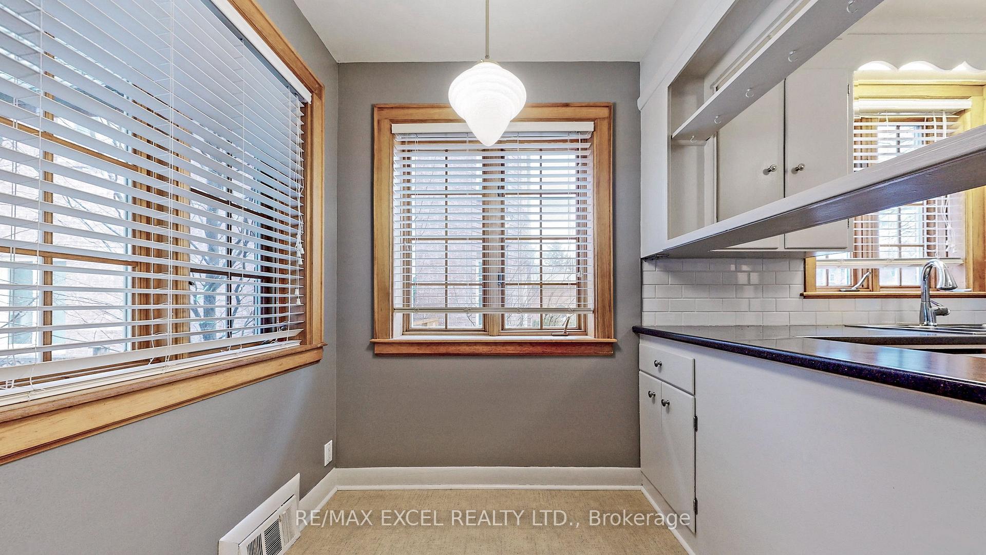 54 Centre Ave, Toronto, ON M2M2L5 | 3 Bedroom 2 Bathroom Detached House | Image 12