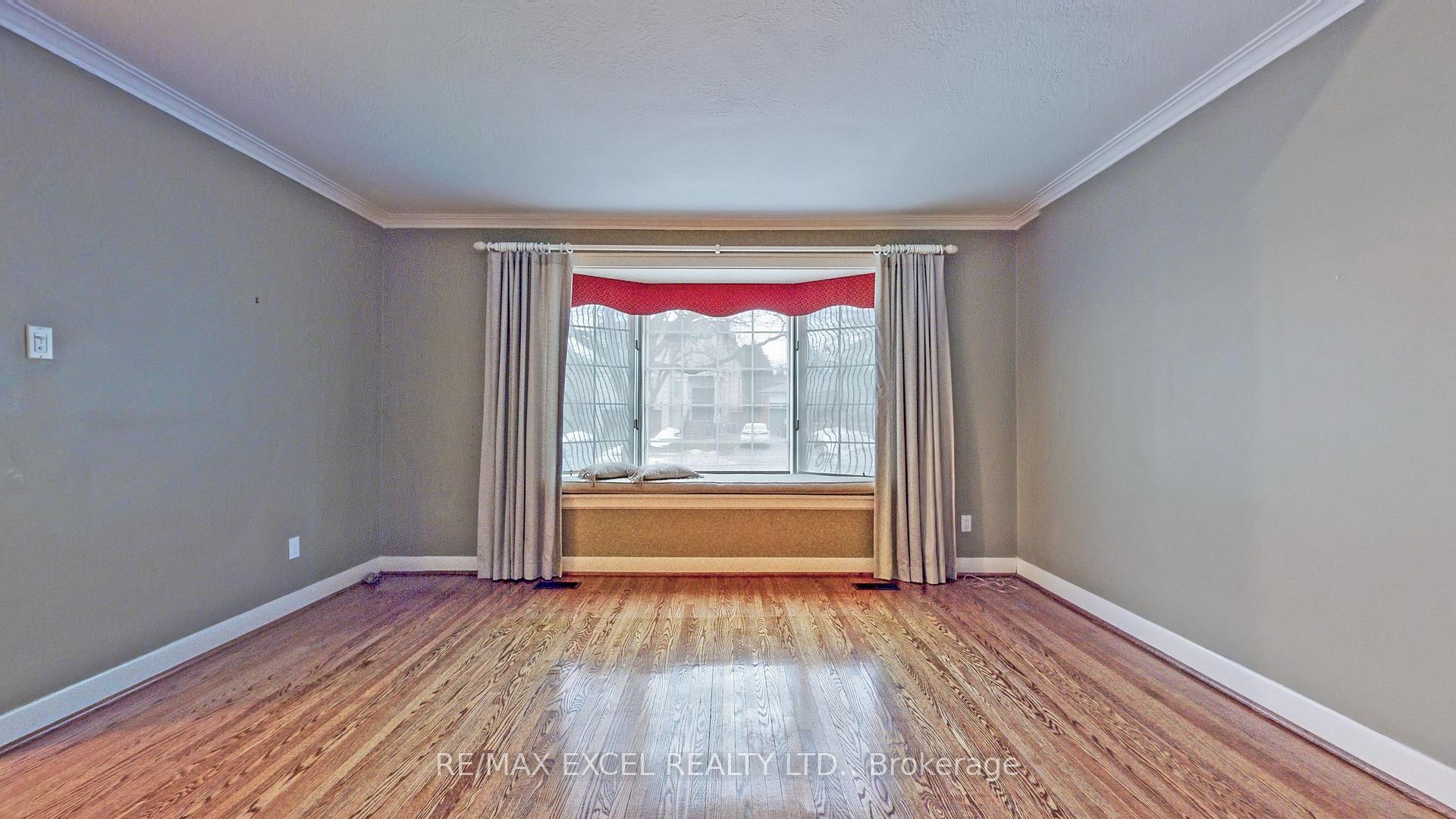 54 Centre Ave, Toronto, ON M2M2L5 | 3 Bedroom 2 Bathroom Detached House | Image 14