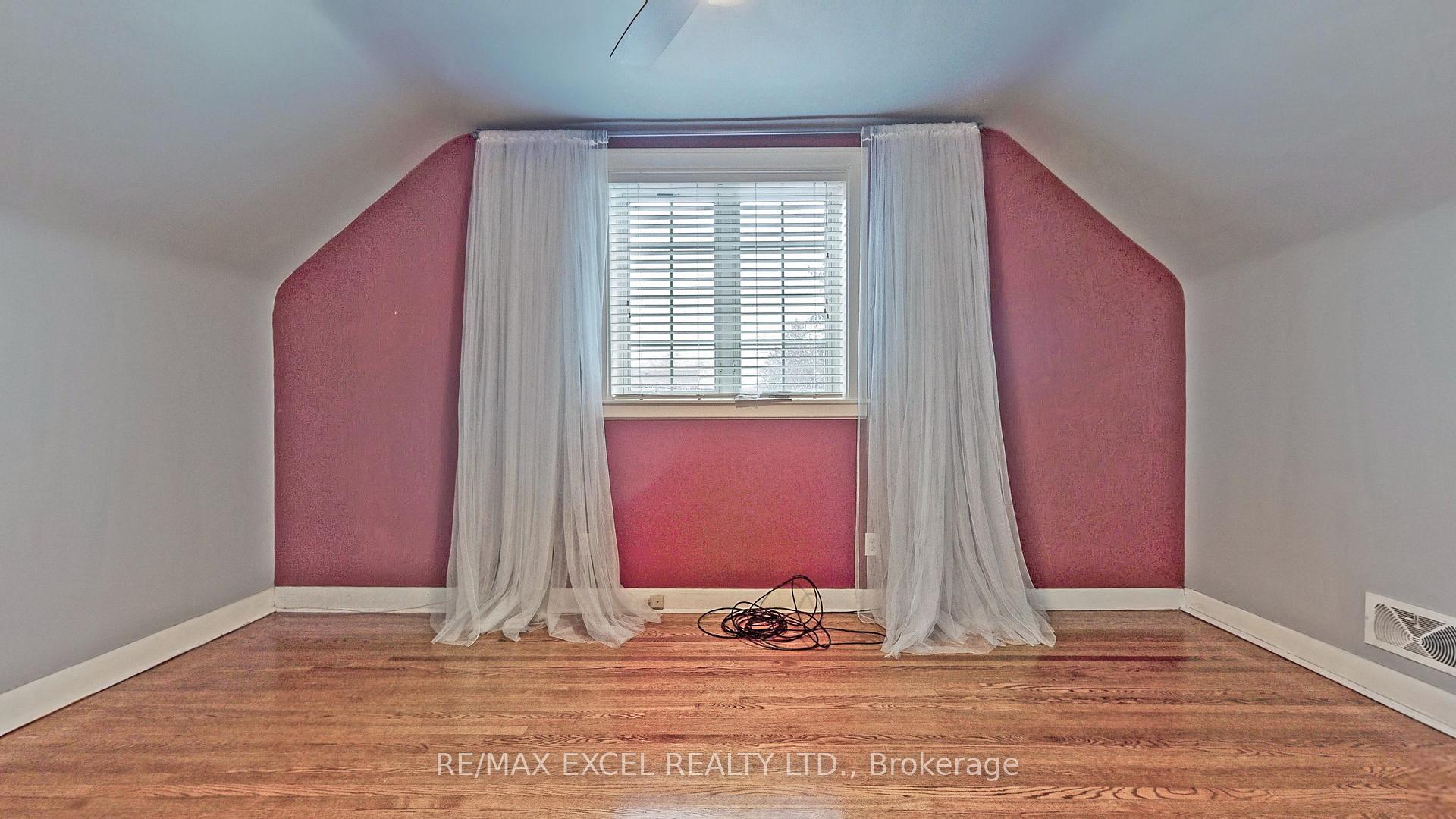 54 Centre Ave, Toronto, ON M2M2L5 | 3 Bedroom 2 Bathroom Detached House | Image 25