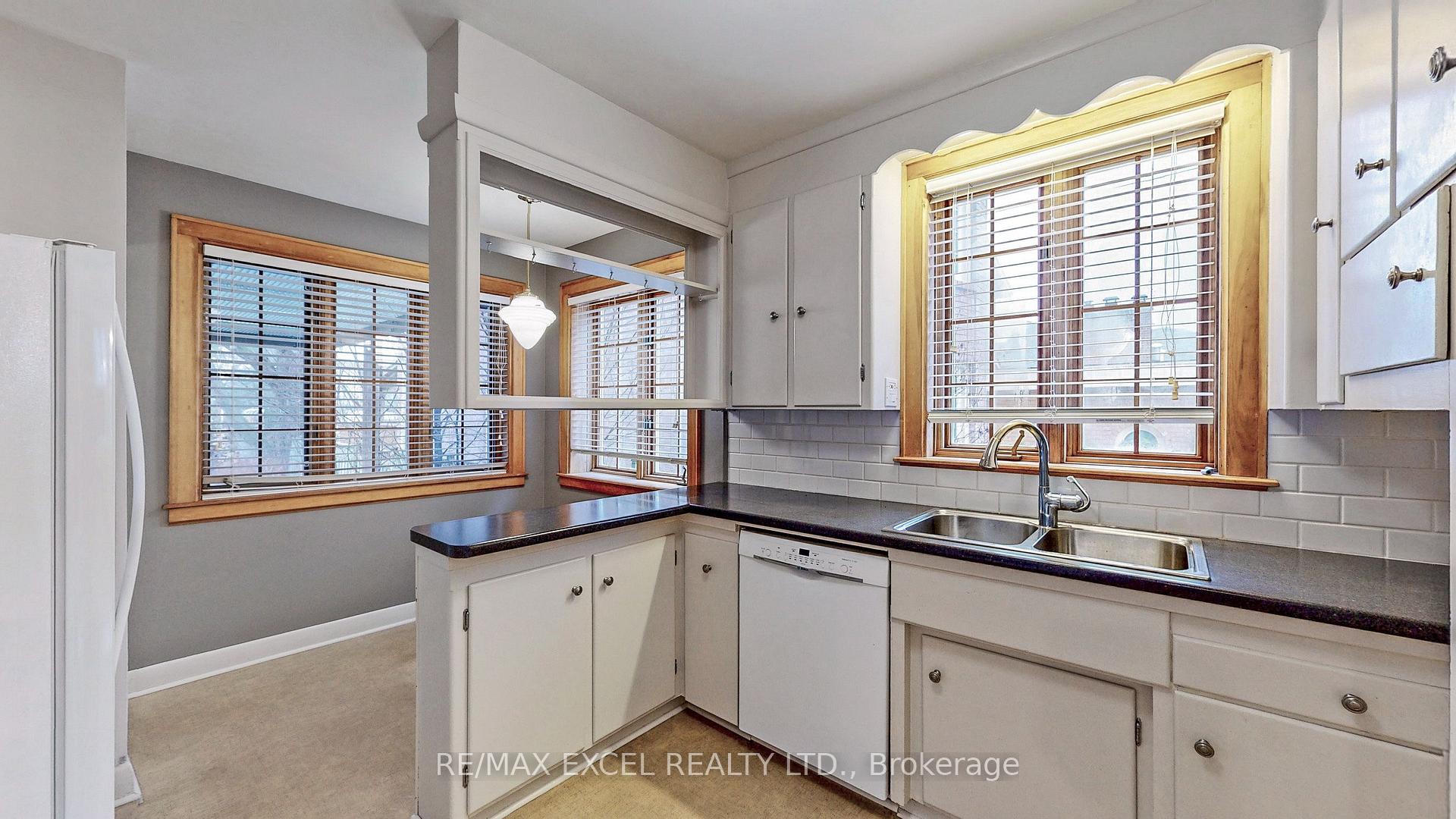 54 Centre Ave, Toronto, ON M2M2L5 | 3 Bedroom 2 Bathroom Detached House | Image 7