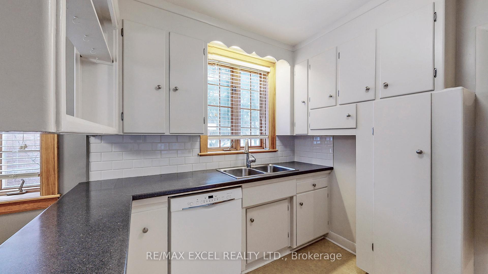 54 Centre Ave, Toronto, ON M2M2L5 | 3 Bedroom 2 Bathroom Detached House | Image 8