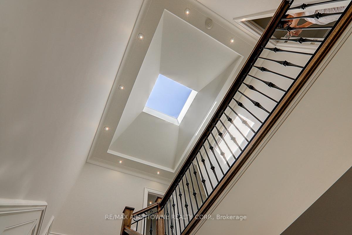 69 Heathview Ave, Toronto, ON M2K2C3 | 4 Bedroom 7 Bathroom Detached House | Image 23