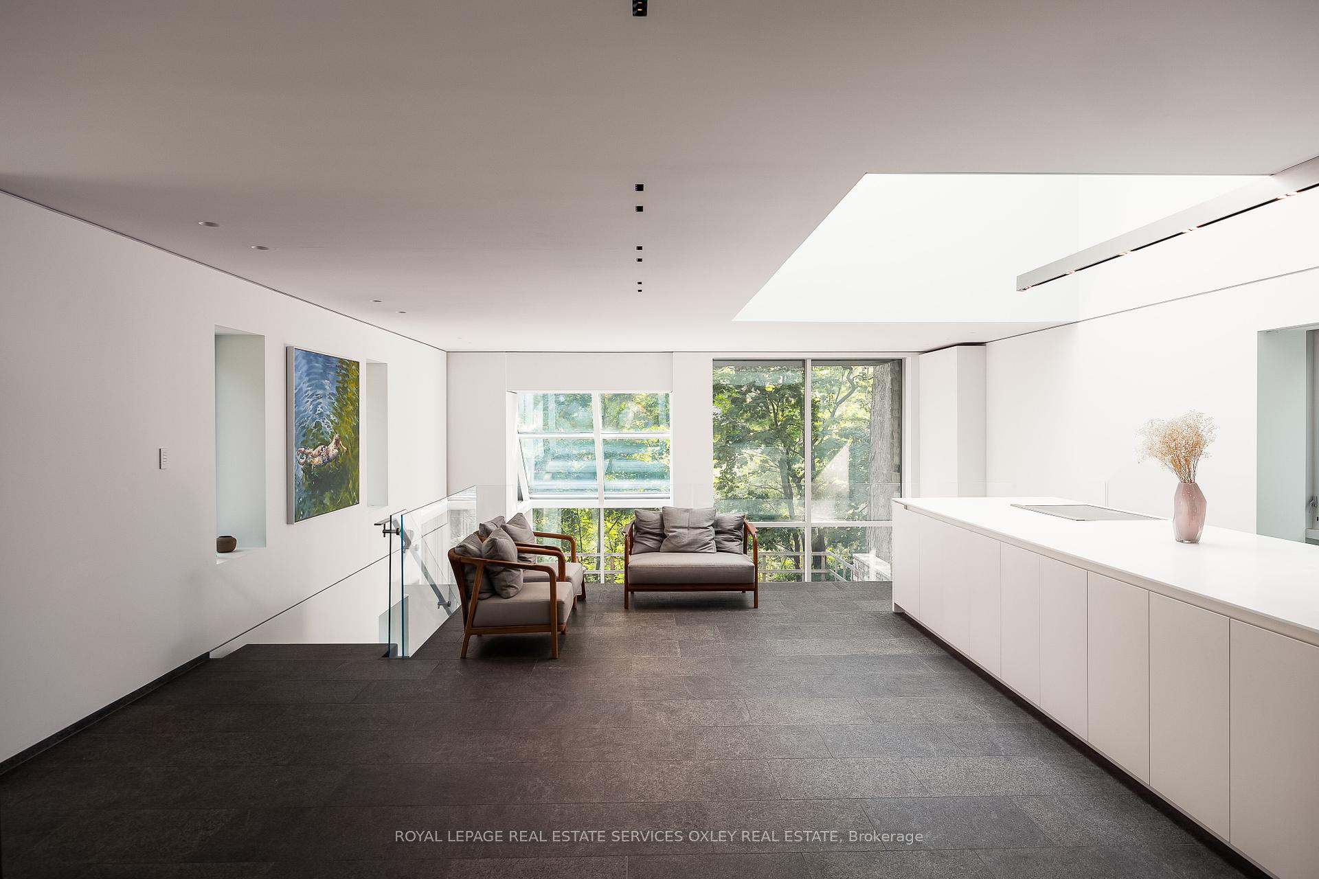 11 Beaumont Rd, Toronto, ON M4W1V4 | 4 Bedroom 4 Bathroom Detached House | Image 11