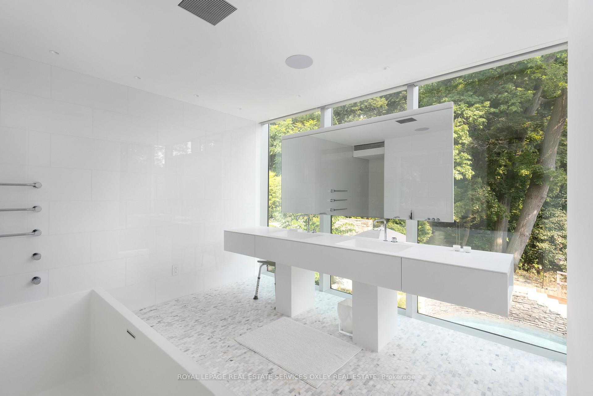 11 Beaumont Rd, Toronto, ON M4W1V4 | 4 Bedroom 4 Bathroom Detached House | Image 17