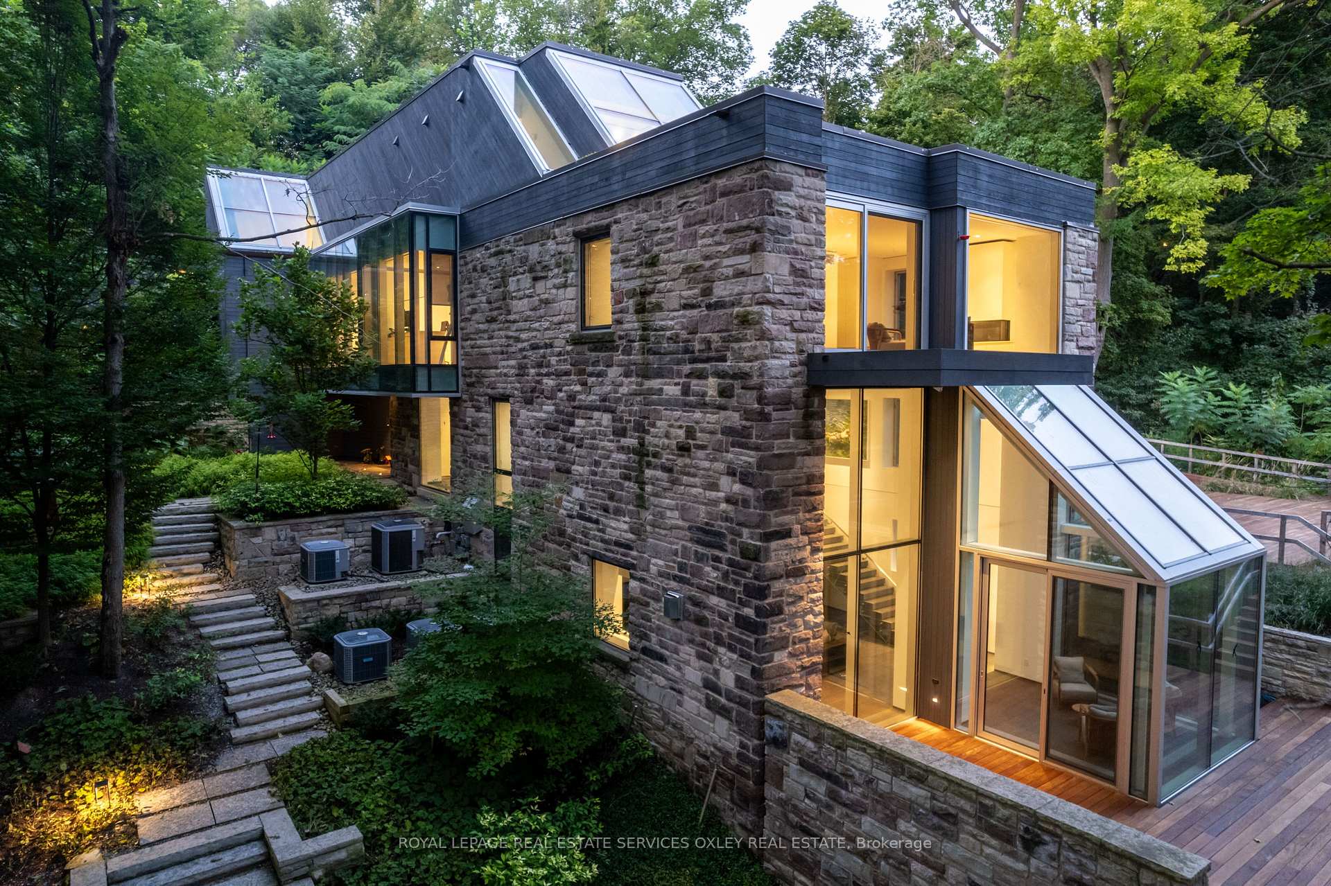 11 Beaumont Rd, Toronto, ON M4W1V4 | 4 Bedroom 4 Bathroom Detached House | Image 2