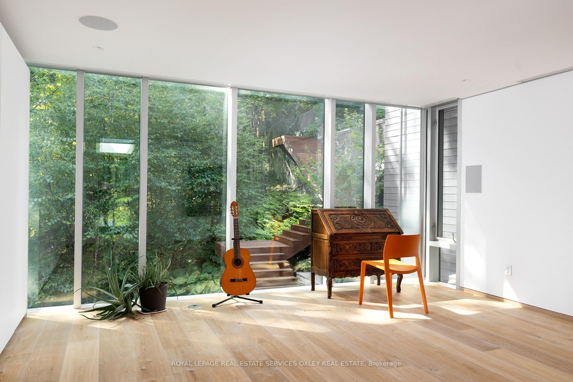 11 Beaumont Rd, Toronto, ON M4W1V4 | 4 Bedroom 4 Bathroom Detached House | Image 21