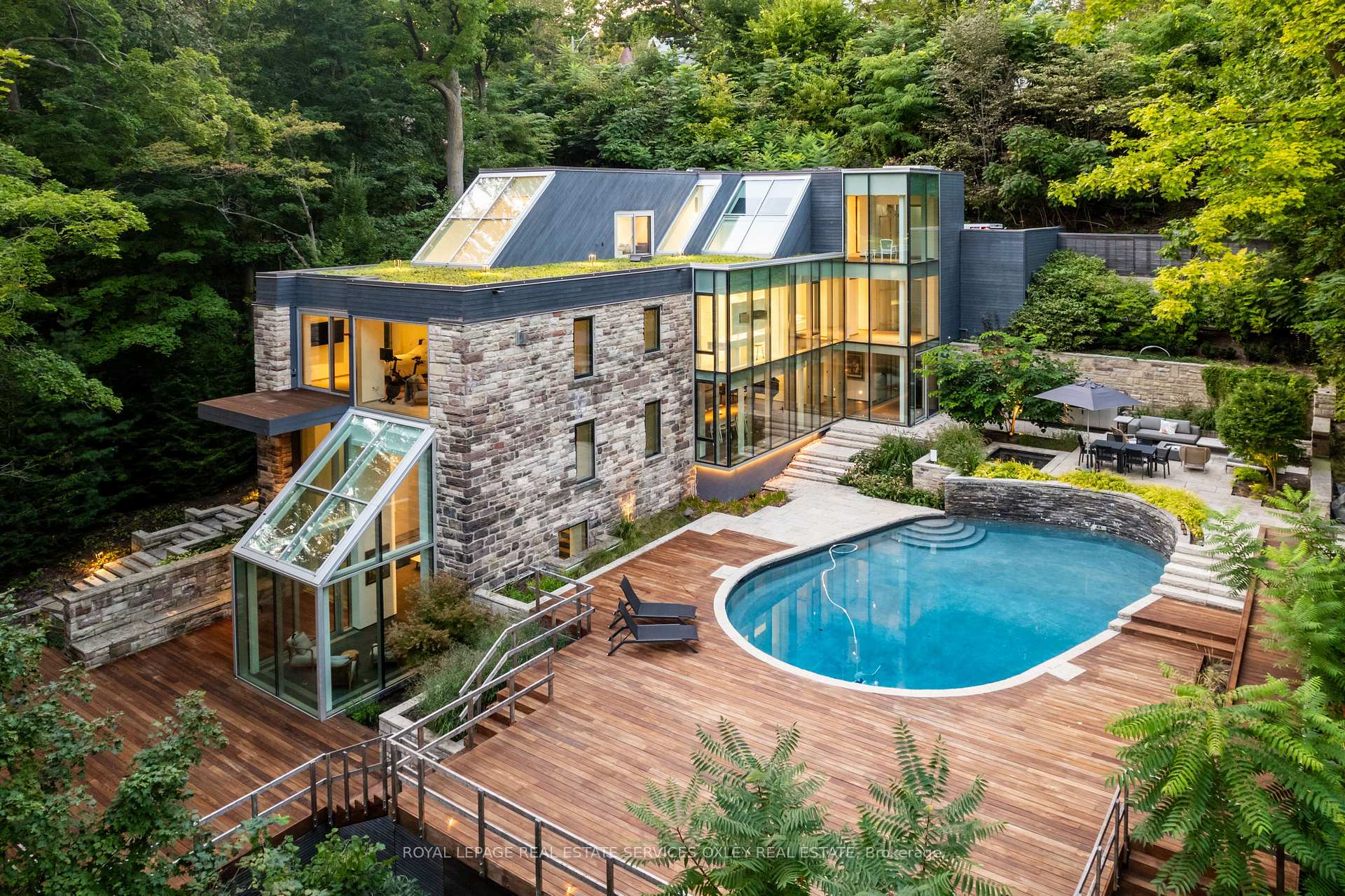 11 Beaumont Rd, Toronto, ON M4W1V4 | 4 Bedroom 4 Bathroom Detached House | Image 31