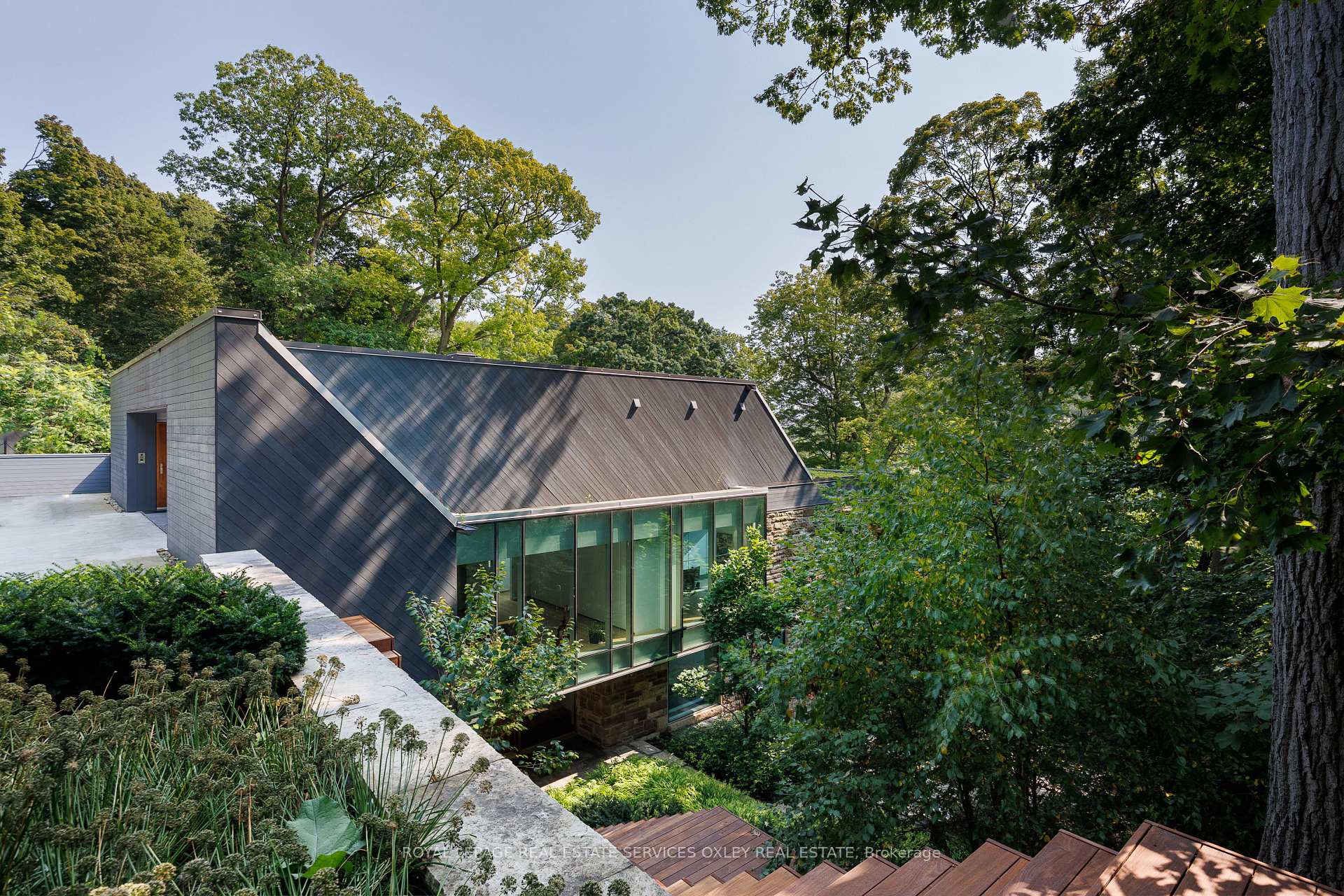 11 Beaumont Rd, Toronto, ON M4W1V4 | 4 Bedroom 4 Bathroom Detached House | Image 35