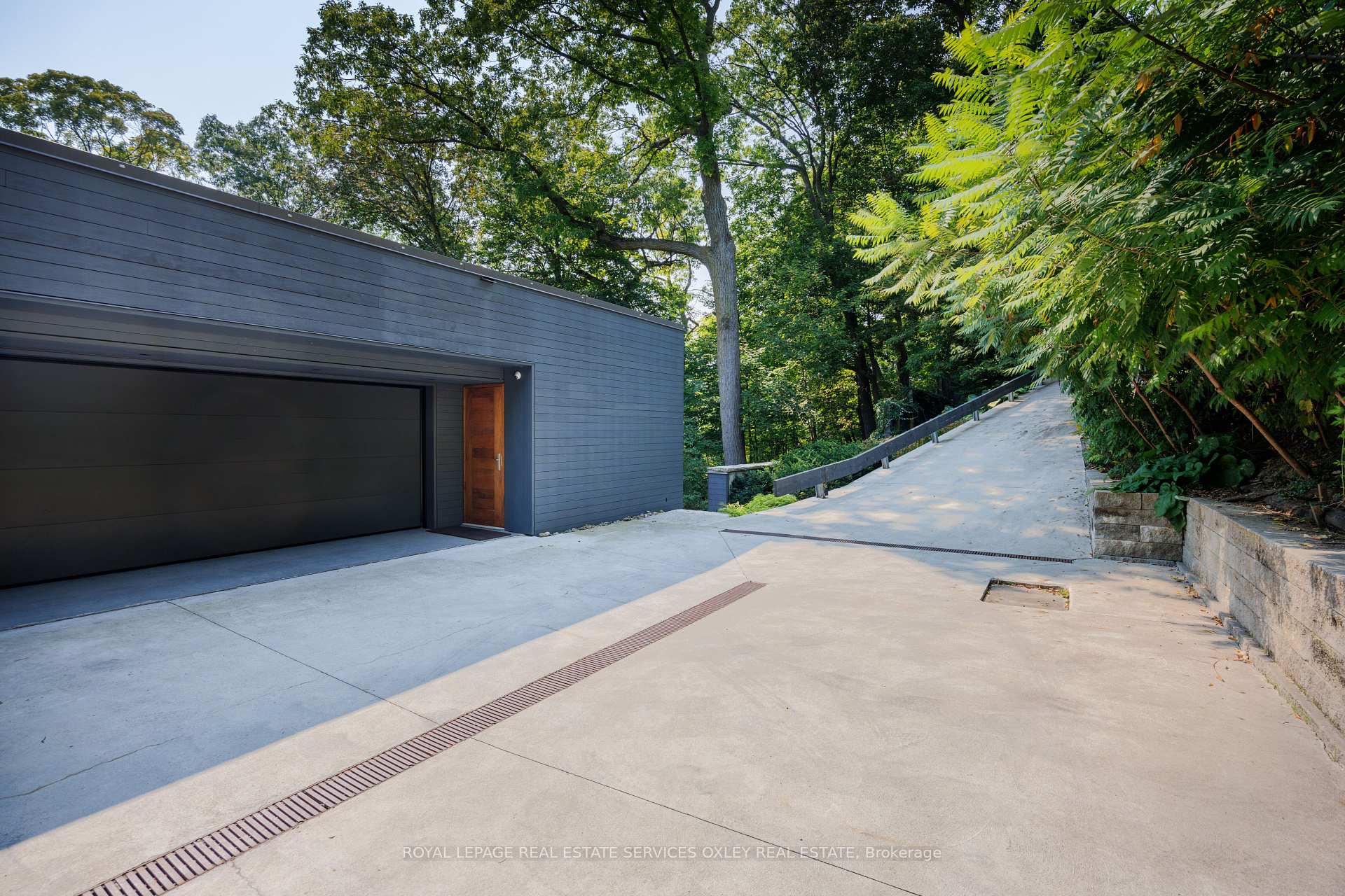 11 Beaumont Rd, Toronto, ON M4W1V4 | 4 Bedroom 4 Bathroom Detached House | Image 36