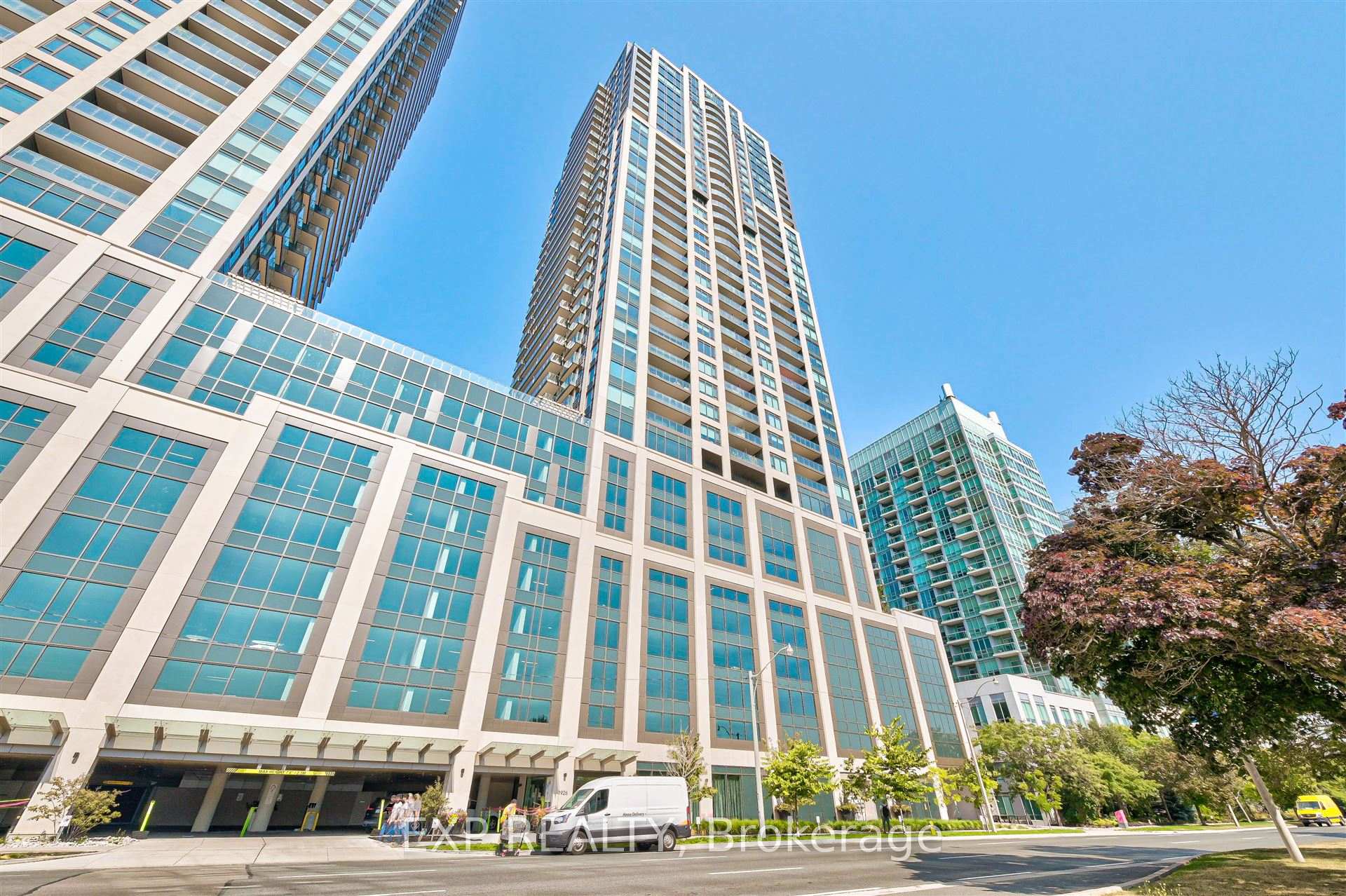 #2216 - 1926 Lakeshore Blvd W, Toronto, ON M6S1A1 | 1 Bedroom 1 Bathroom Condo Apt | Image 1