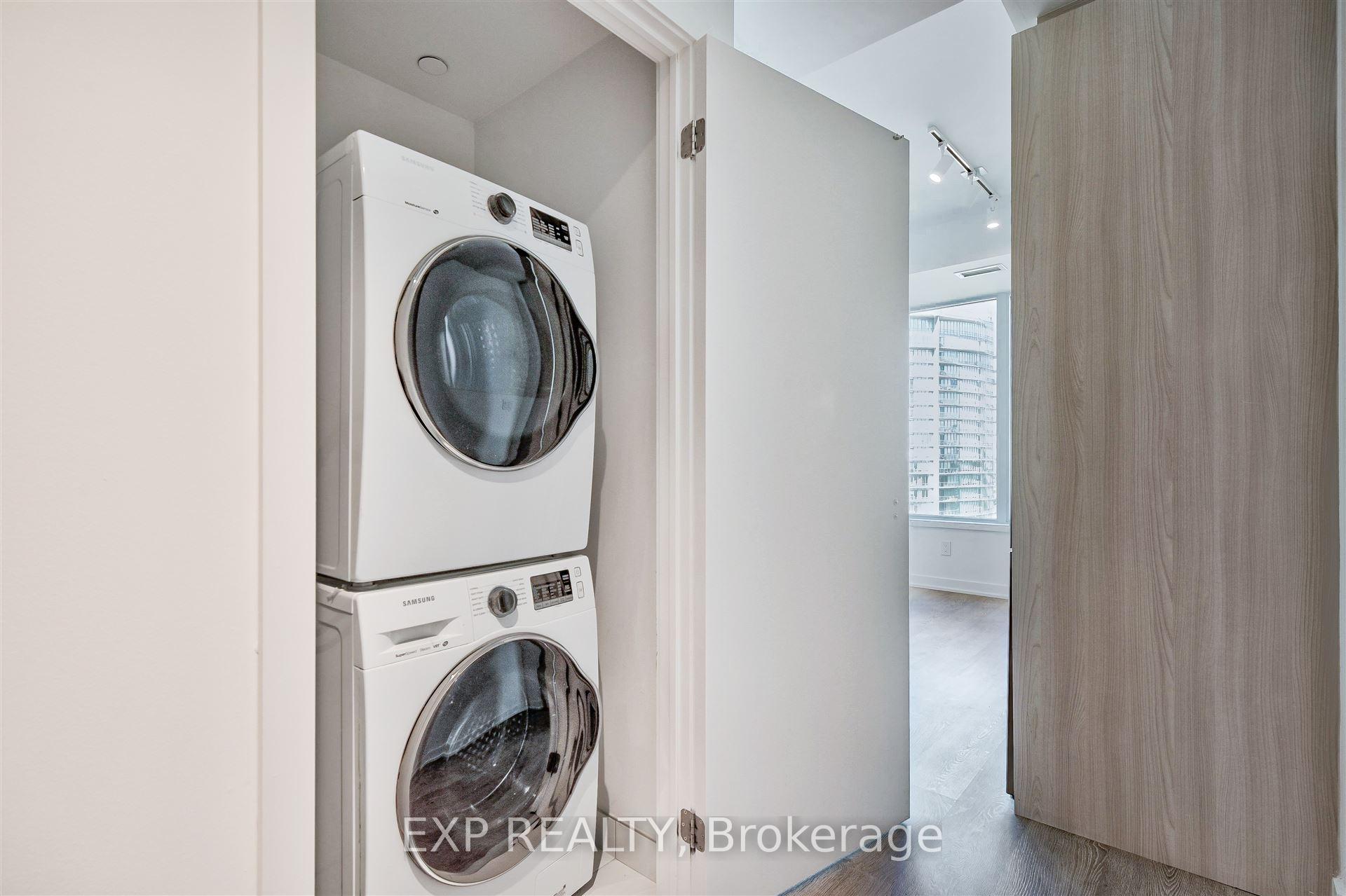 #2216 - 1926 Lakeshore Blvd W, Toronto, ON M6S1A1 | 1 Bedroom 1 Bathroom Condo Apt | Image 13