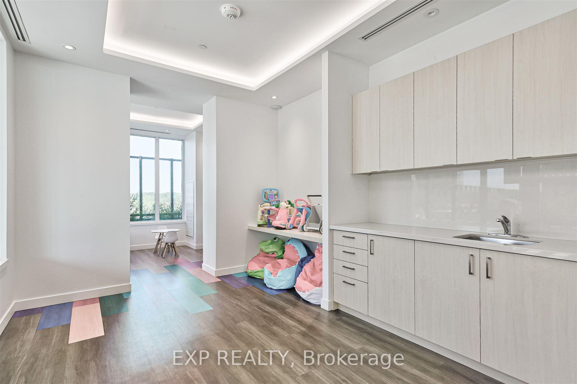 #2216 - 1926 Lakeshore Blvd W, Toronto, ON M6S1A1 | 1 Bedroom 1 Bathroom Condo Apt | Image 15