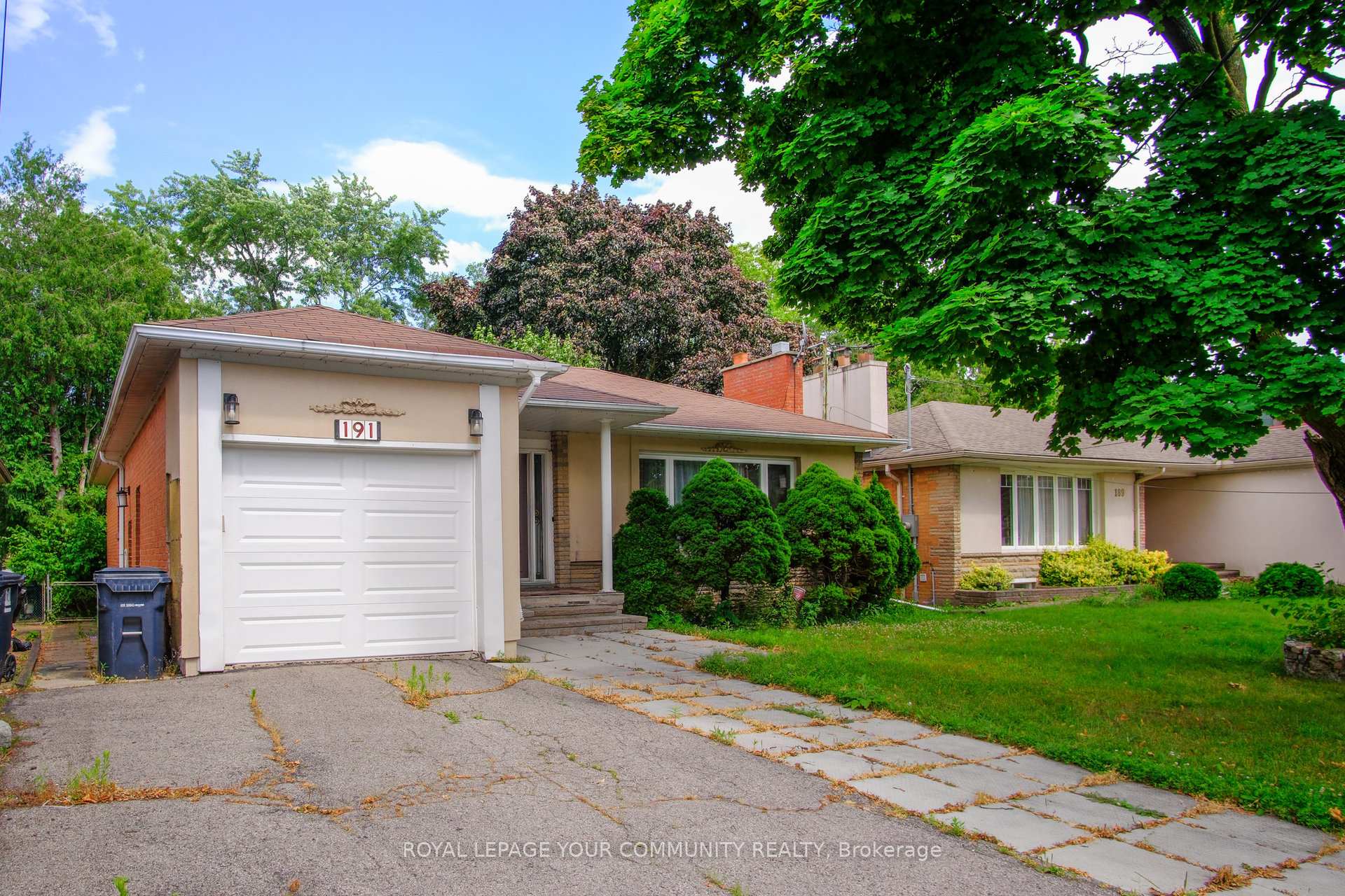 191 Maxome Ave, Toronto, ON M2M3L1 | 3 Bedroom 3 Bathroom Detached House | Image 2
