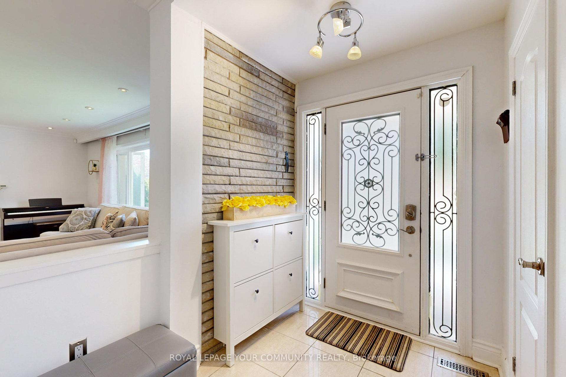 191 Maxome Ave, Toronto, ON M2M3L1 | 3 Bedroom 3 Bathroom Detached House | Image 4