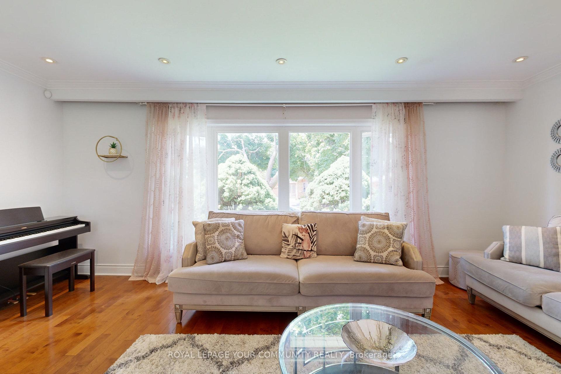 191 Maxome Ave, Toronto, ON M2M3L1 | 3 Bedroom 3 Bathroom Detached House | Image 7