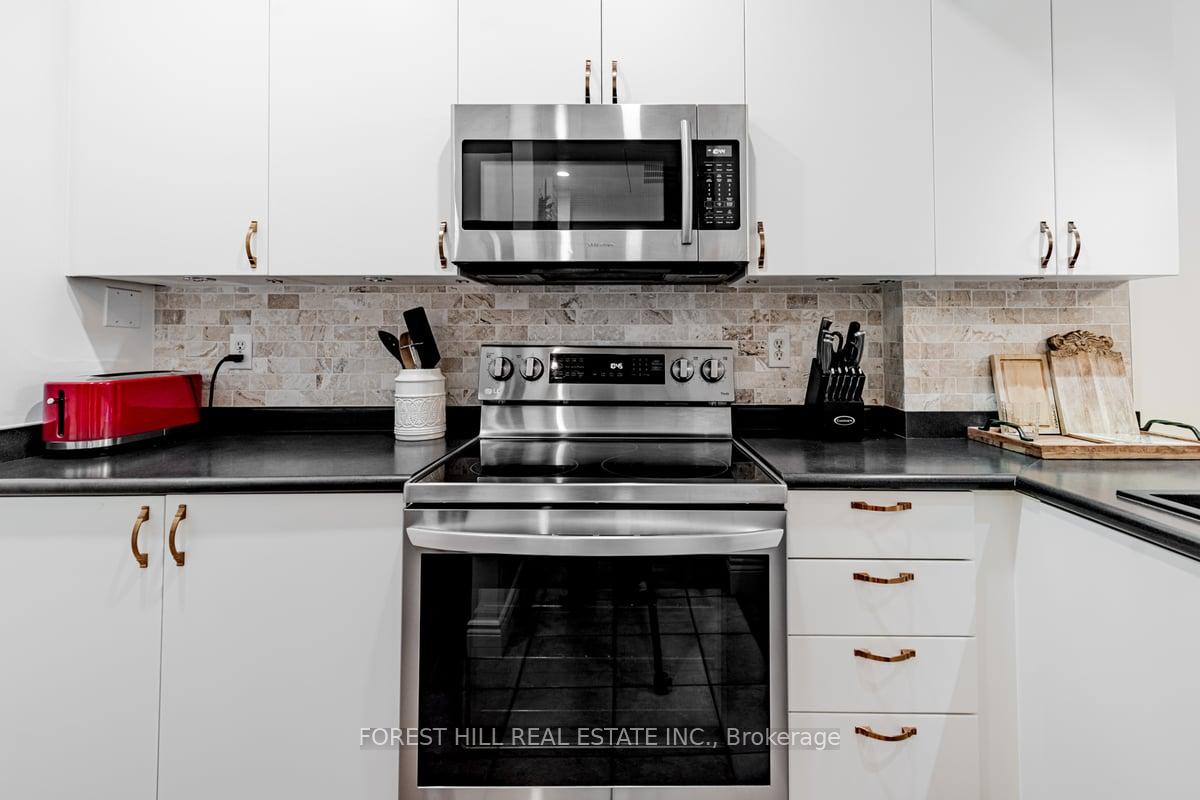 #116 - 500 Richmond St W, Toronto, ON M5V3N4 | 2 Bedroom 1 Bathroom Condo Apt | Image 12