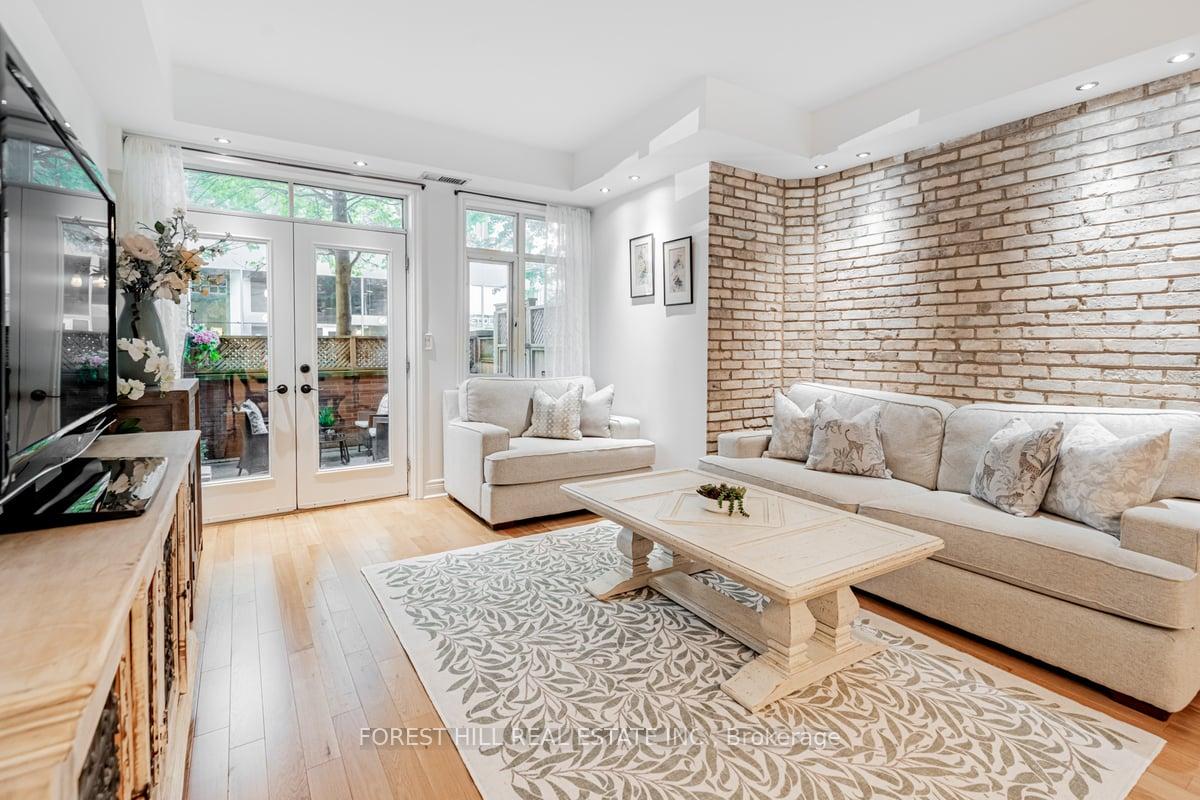 #116 - 500 Richmond St W, Toronto, ON M5V3N4 | 2 Bedroom 1 Bathroom Condo Apt | Image 5