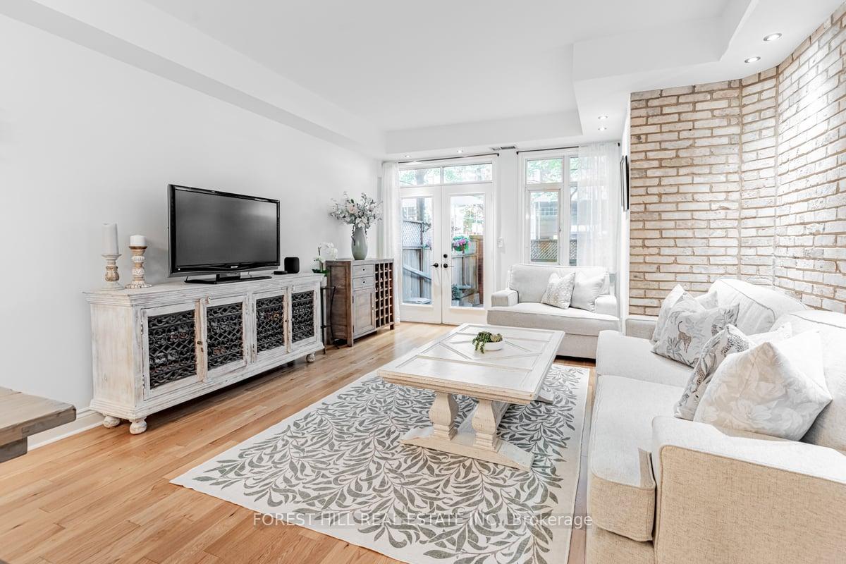 #116 - 500 Richmond St W, Toronto, ON M5V3N4 | 2 Bedroom 1 Bathroom Condo Apt | Image 6