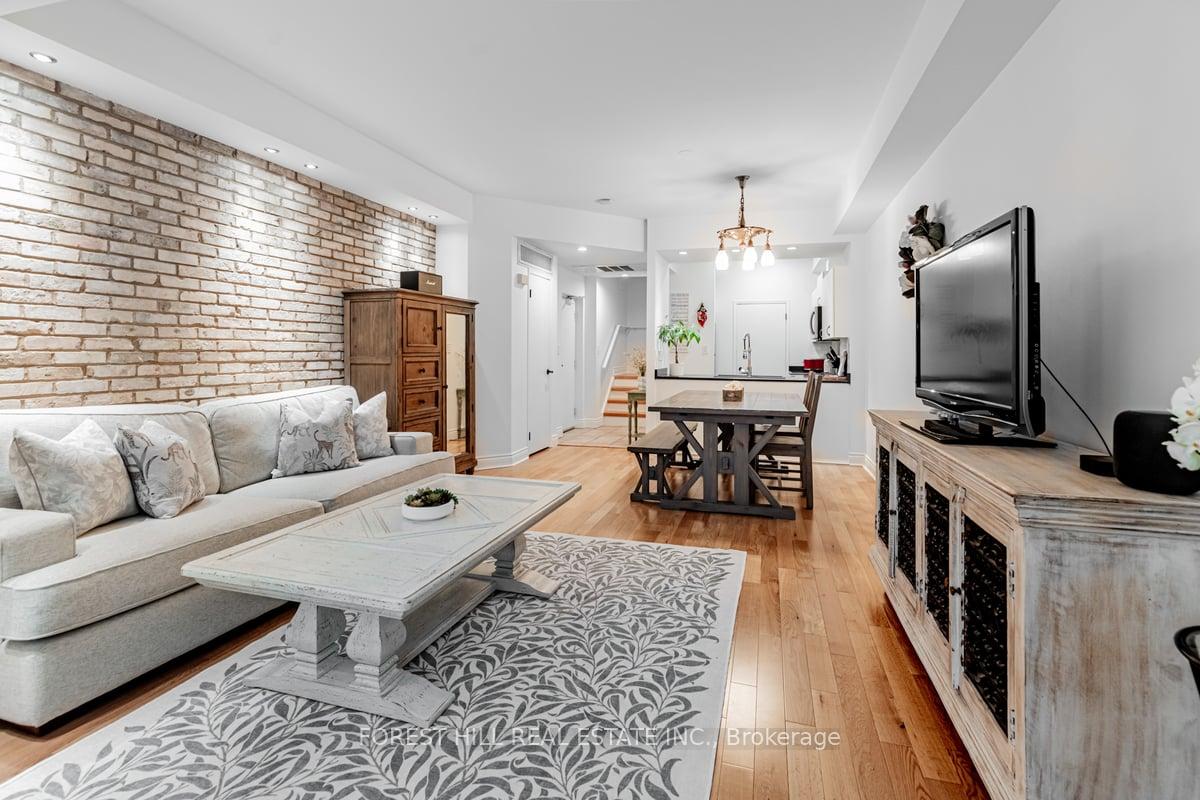 #116 - 500 Richmond St W, Toronto, ON M5V3N4 | 2 Bedroom 1 Bathroom Condo Apt | Image 8