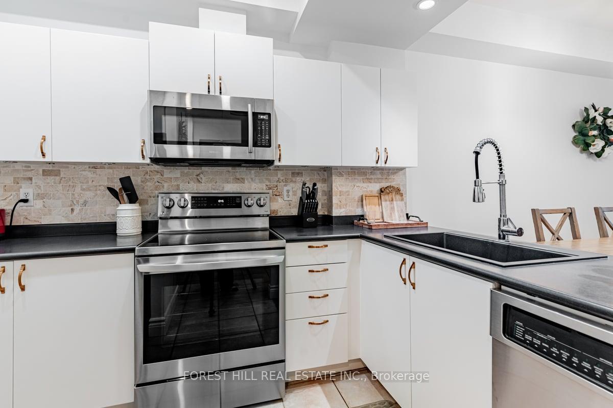 #116 - 500 Richmond St W, Toronto, ON M5V3N4 | 2 Bedroom 1 Bathroom Condo Apt | Image 9