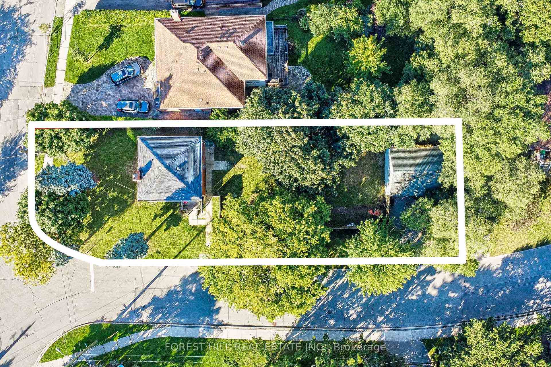27 Westgate Blvd, Toronto, ON M3H1N8 | 3 Bedroom 2 Bathroom Detached House | Image 1