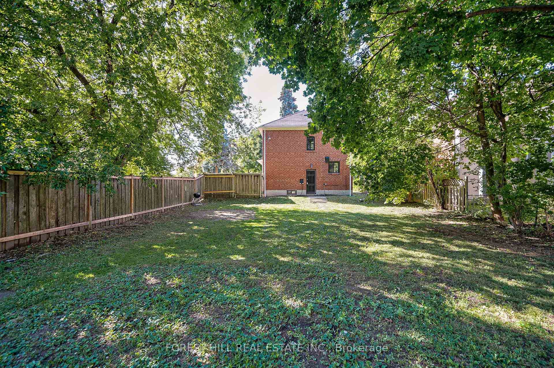 27 Westgate Blvd, Toronto, ON M3H1N8 | 3 Bedroom 2 Bathroom Detached House | Image 10