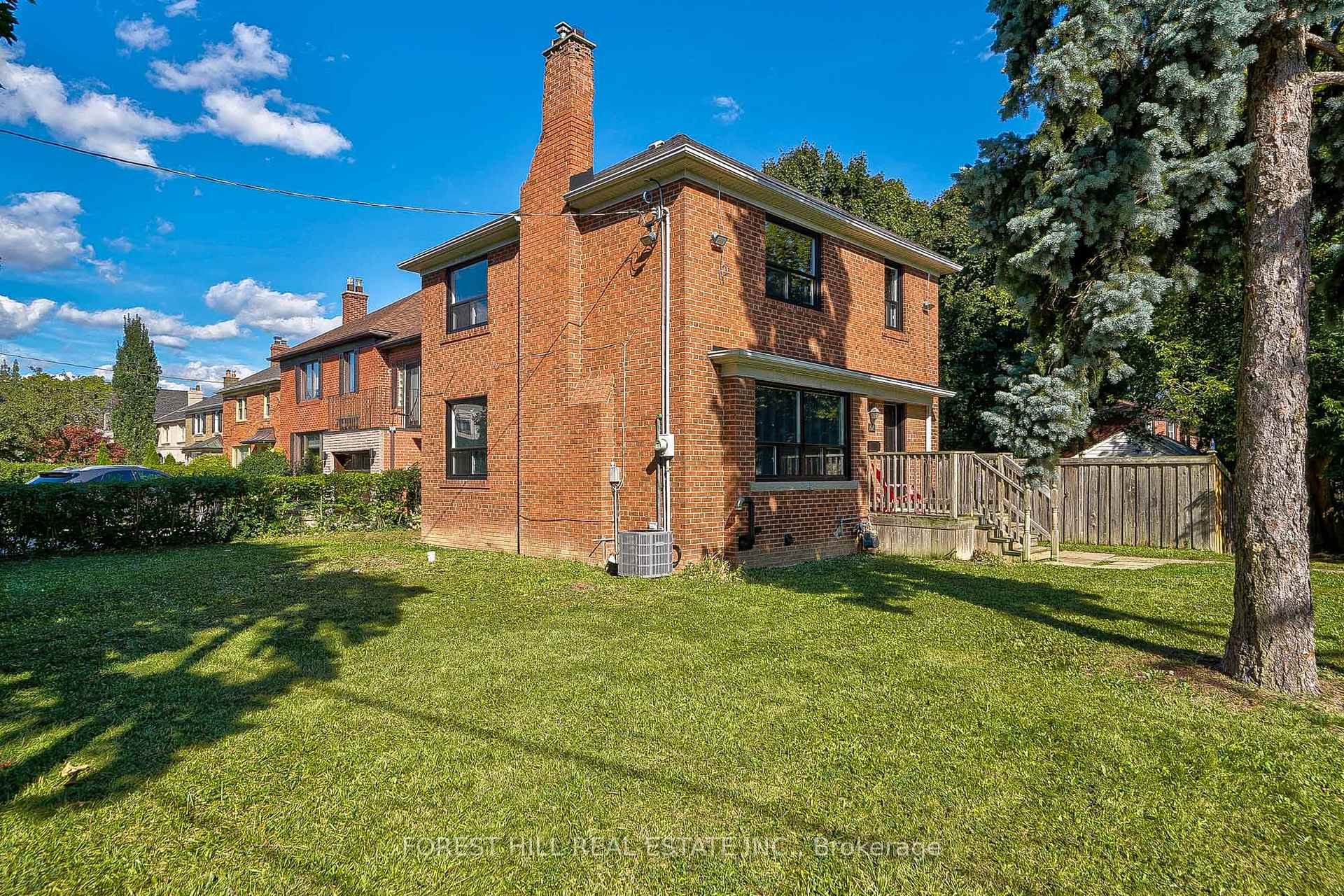 27 Westgate Blvd, Toronto, ON M3H1N8 | 3 Bedroom 2 Bathroom Detached House | Image 7