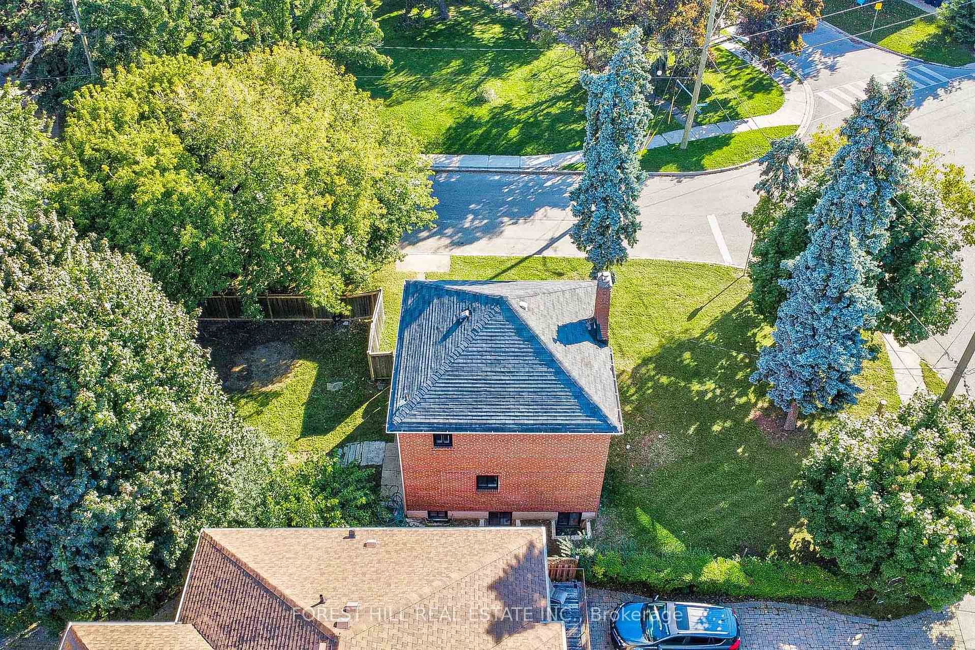 27 Westgate Blvd, Toronto, ON M3H1N8 | 3 Bedroom 2 Bathroom Detached House | Image 8