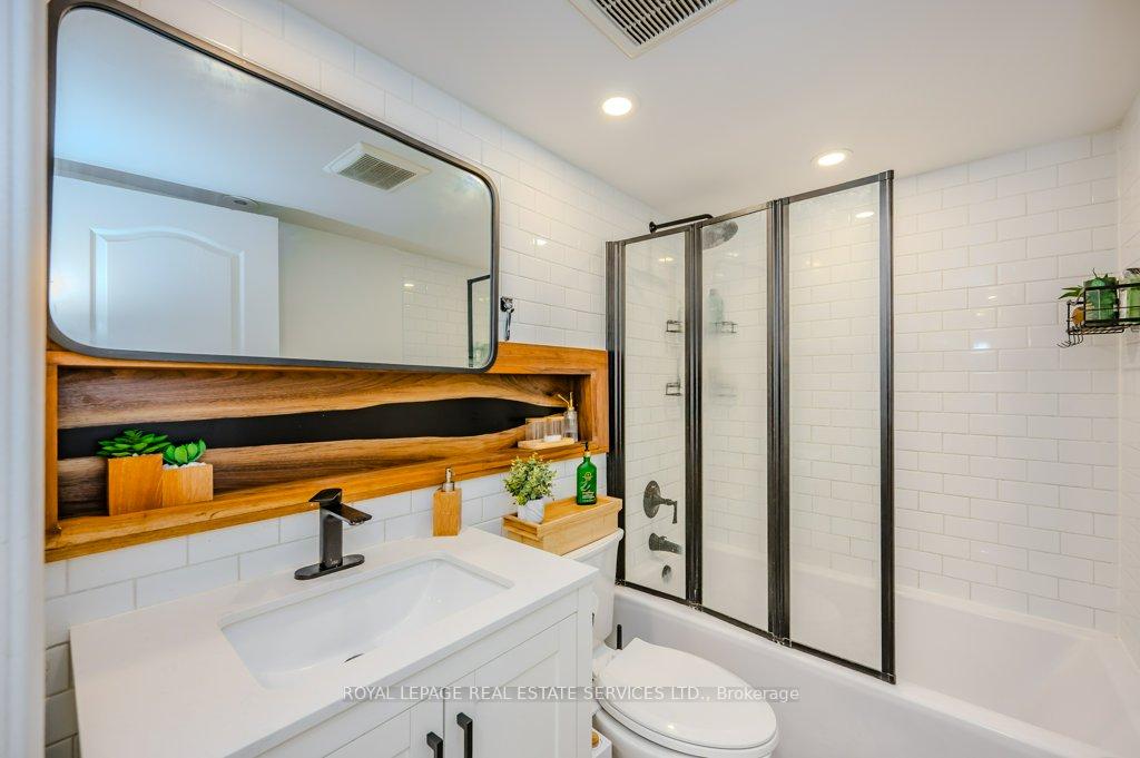 #521 - 10 Douro St, Toronto, ON M6K3M4 | 2 Bedroom 1 Bathroom Condo Townhouse | Image 20