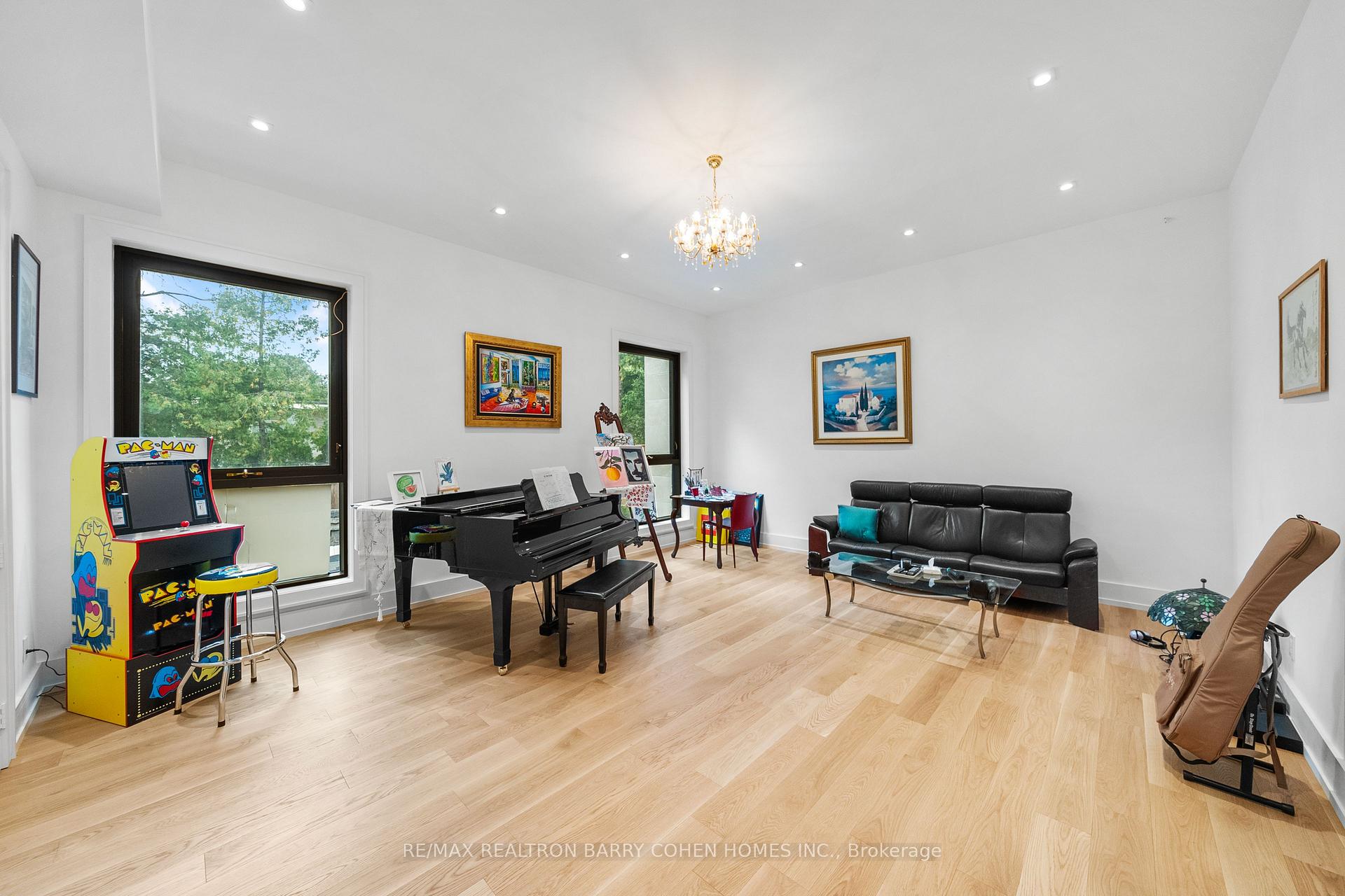 28 Brian Cliff Dr, Toronto, ON M3B2G2 | 4 Bedroom 7 Bathroom Detached House | Image 14