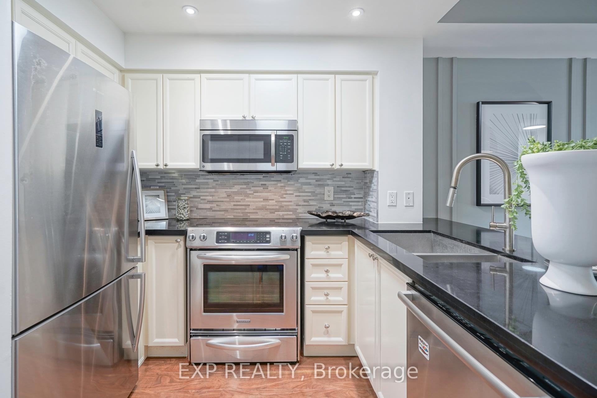 #632 - 38 Stadium Rd, Toronto, ON M5V3P4 | 2 Bedroom 1 Bathroom Condo Townhouse | Image 9