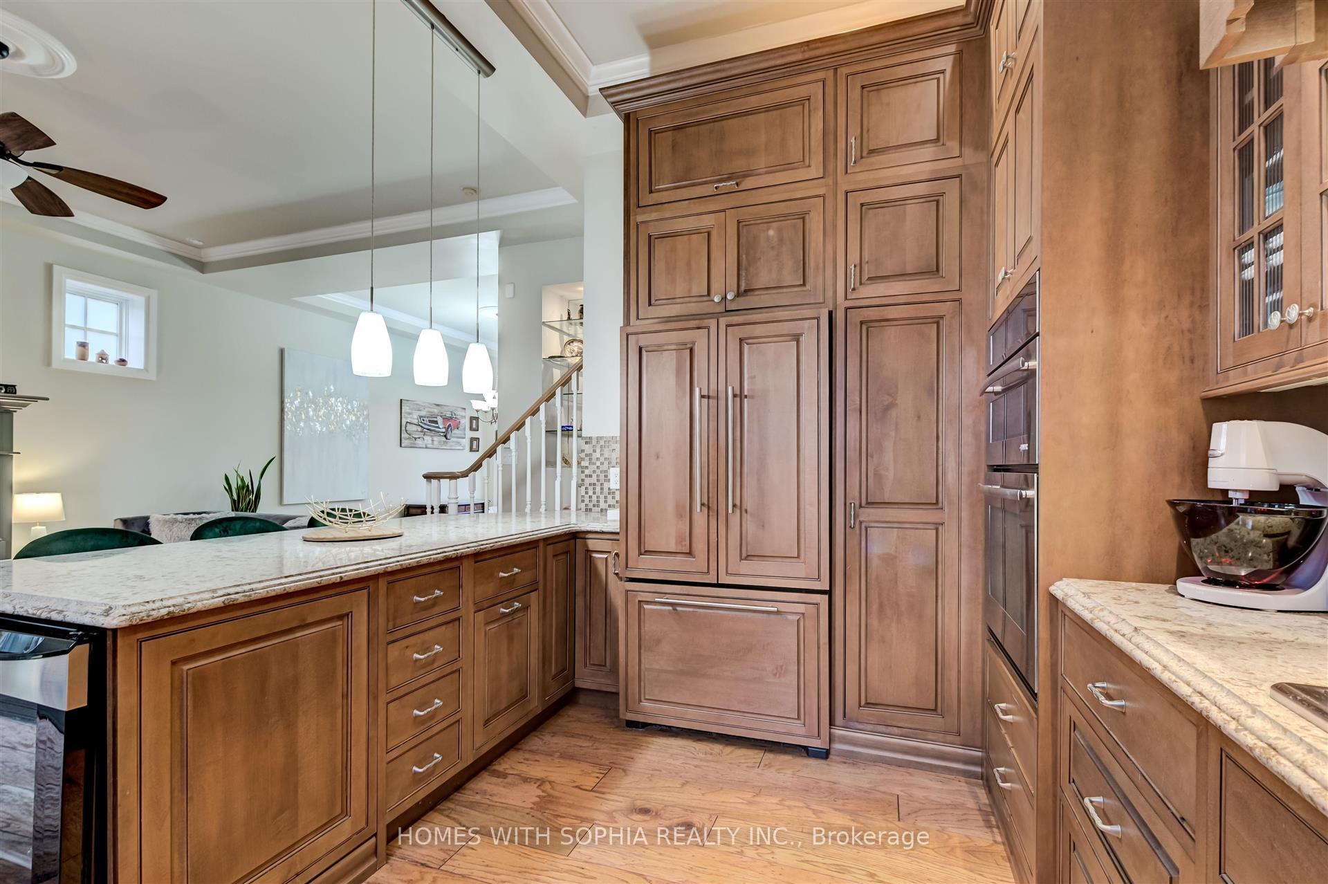 162 Glenvale Blvd, Toronto, ON M4G2W3 | 2 Bedroom 4 Bathroom Detached House | Image 13