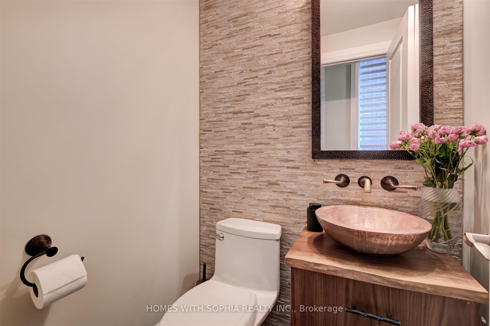 162 Glenvale Blvd, Toronto, ON M4G2W3 | 2 Bedroom 4 Bathroom Detached House | Image 17