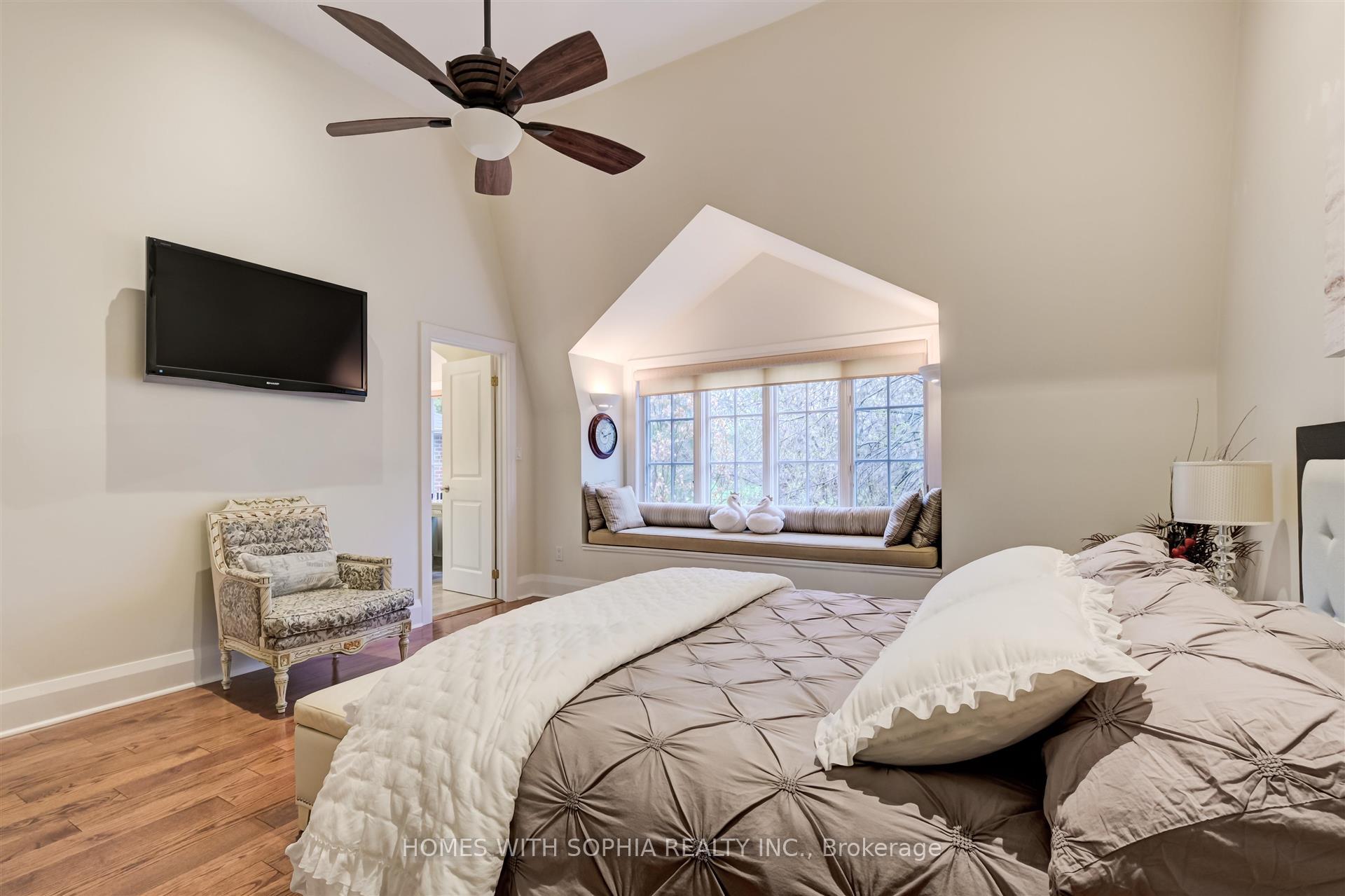 162 Glenvale Blvd, Toronto, ON M4G2W3 | 2 Bedroom 4 Bathroom Detached House | Image 19