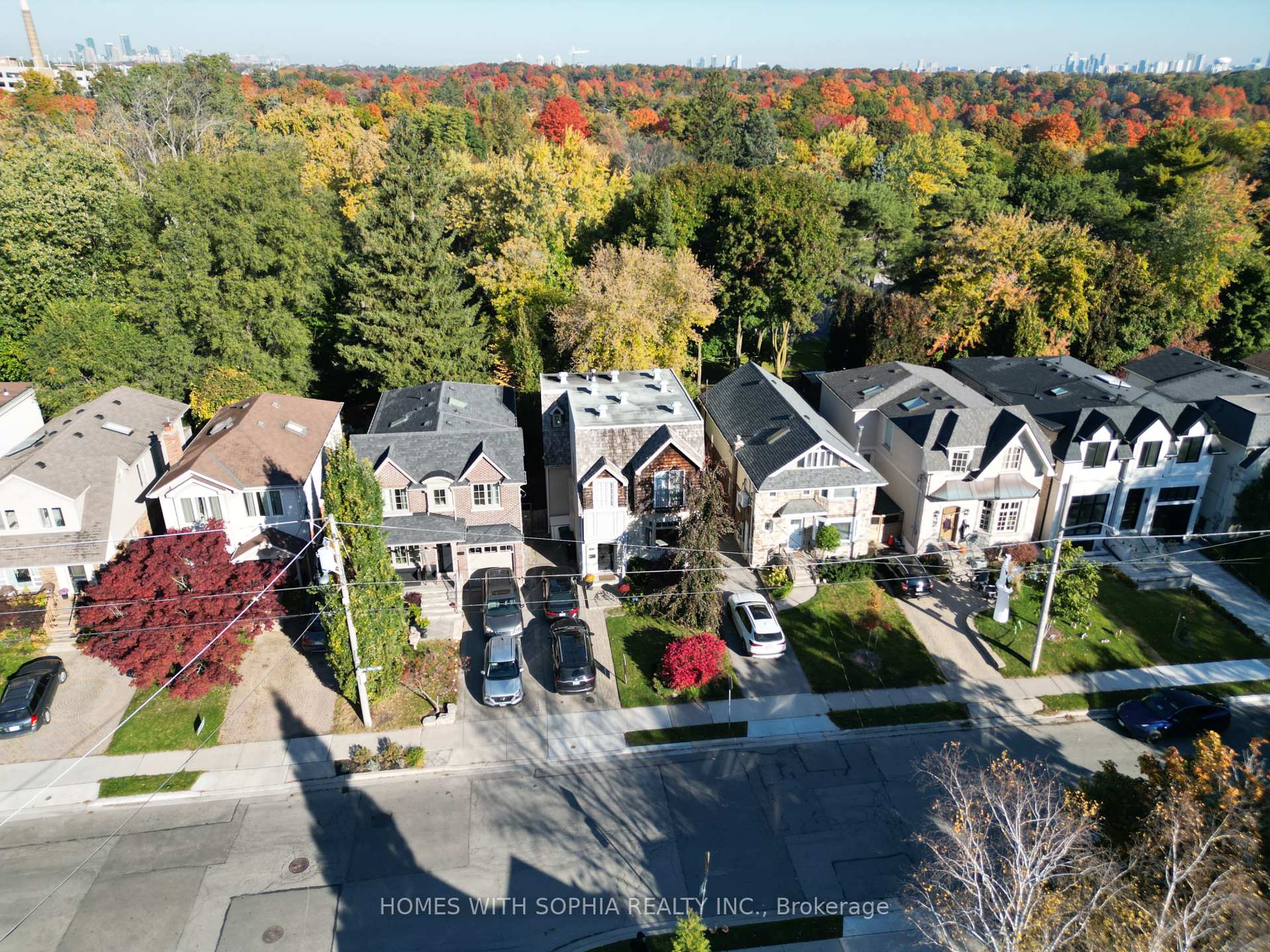 162 Glenvale Blvd, Toronto, ON M4G2W3 | 2 Bedroom 4 Bathroom Detached House | Image 2