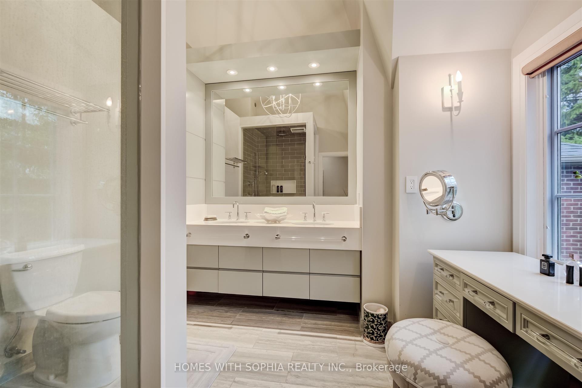 162 Glenvale Blvd, Toronto, ON M4G2W3 | 2 Bedroom 4 Bathroom Detached House | Image 20