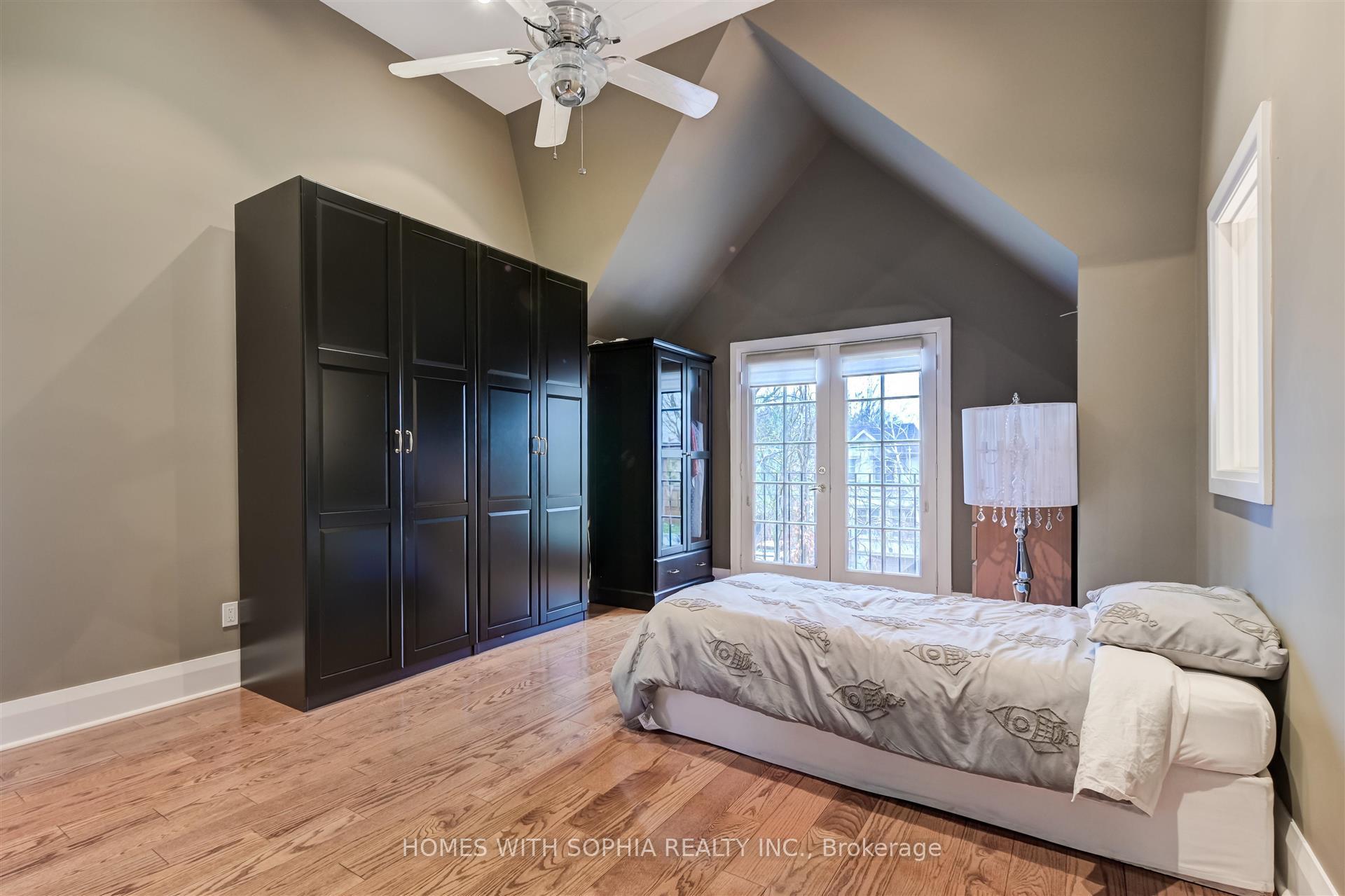 162 Glenvale Blvd, Toronto, ON M4G2W3 | 2 Bedroom 4 Bathroom Detached House | Image 22