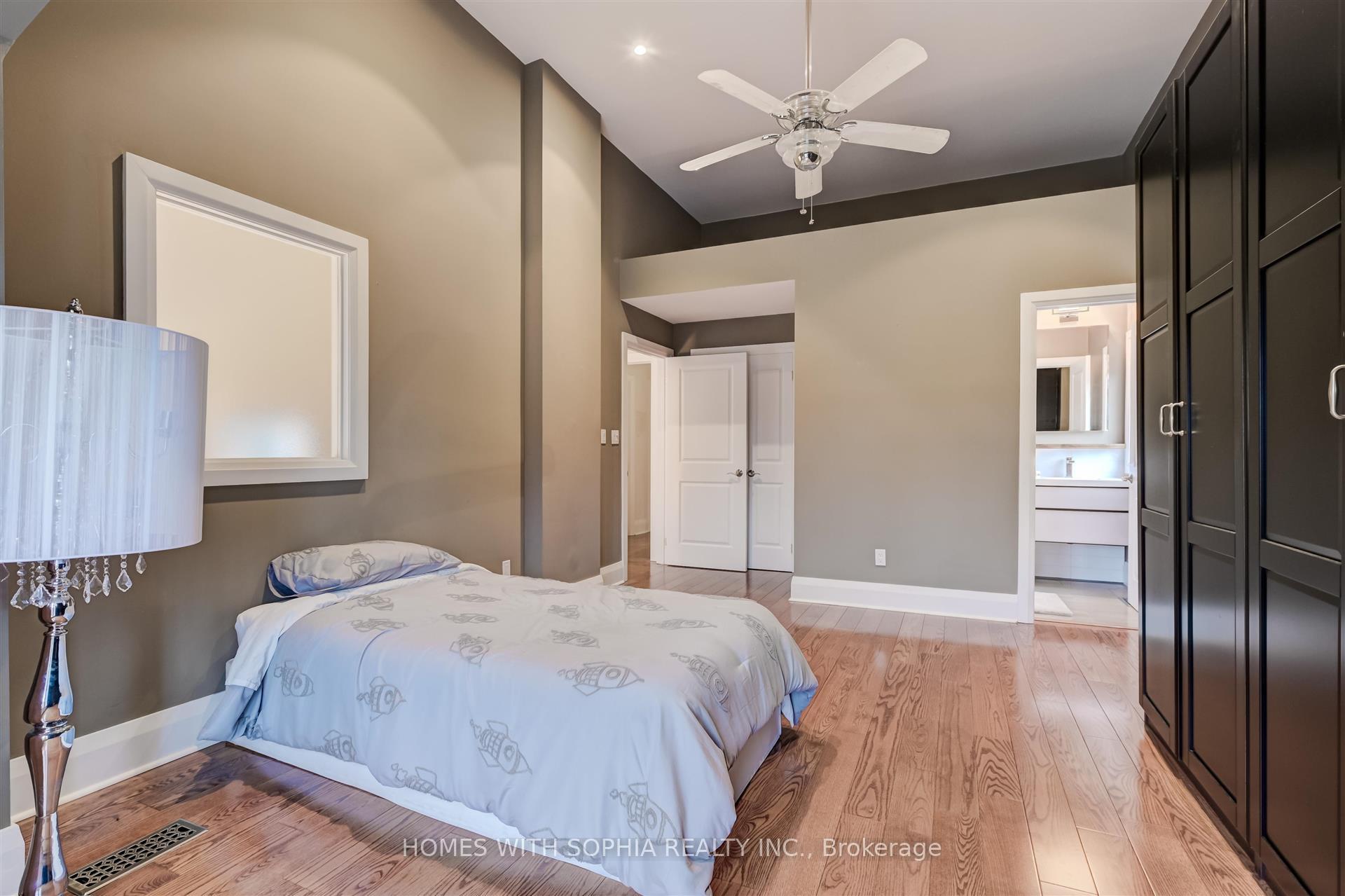 162 Glenvale Blvd, Toronto, ON M4G2W3 | 2 Bedroom 4 Bathroom Detached House | Image 23