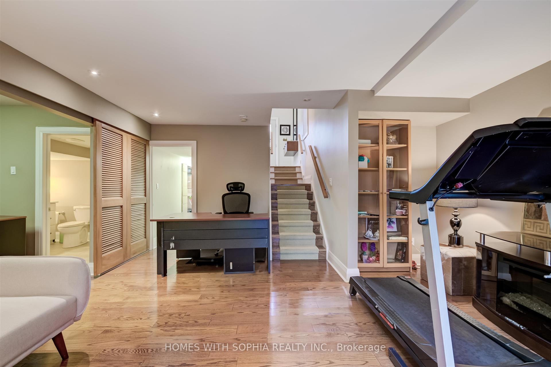 162 Glenvale Blvd, Toronto, ON M4G2W3 | 2 Bedroom 4 Bathroom Detached House | Image 26