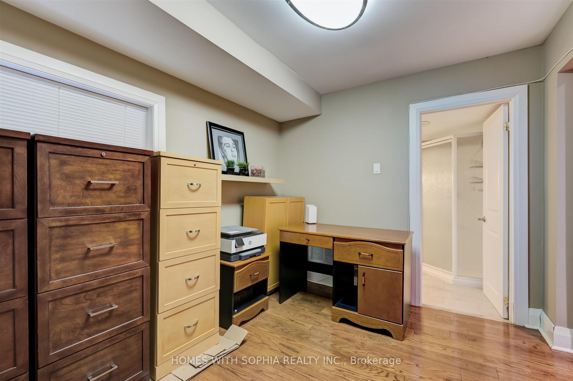 162 Glenvale Blvd, Toronto, ON M4G2W3 | 2 Bedroom 4 Bathroom Detached House | Image 27