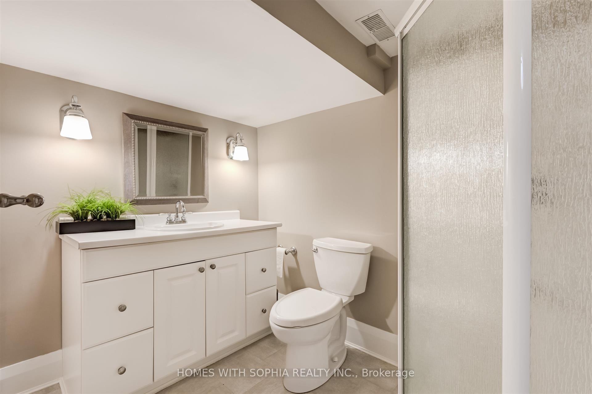 162 Glenvale Blvd, Toronto, ON M4G2W3 | 2 Bedroom 4 Bathroom Detached House | Image 28