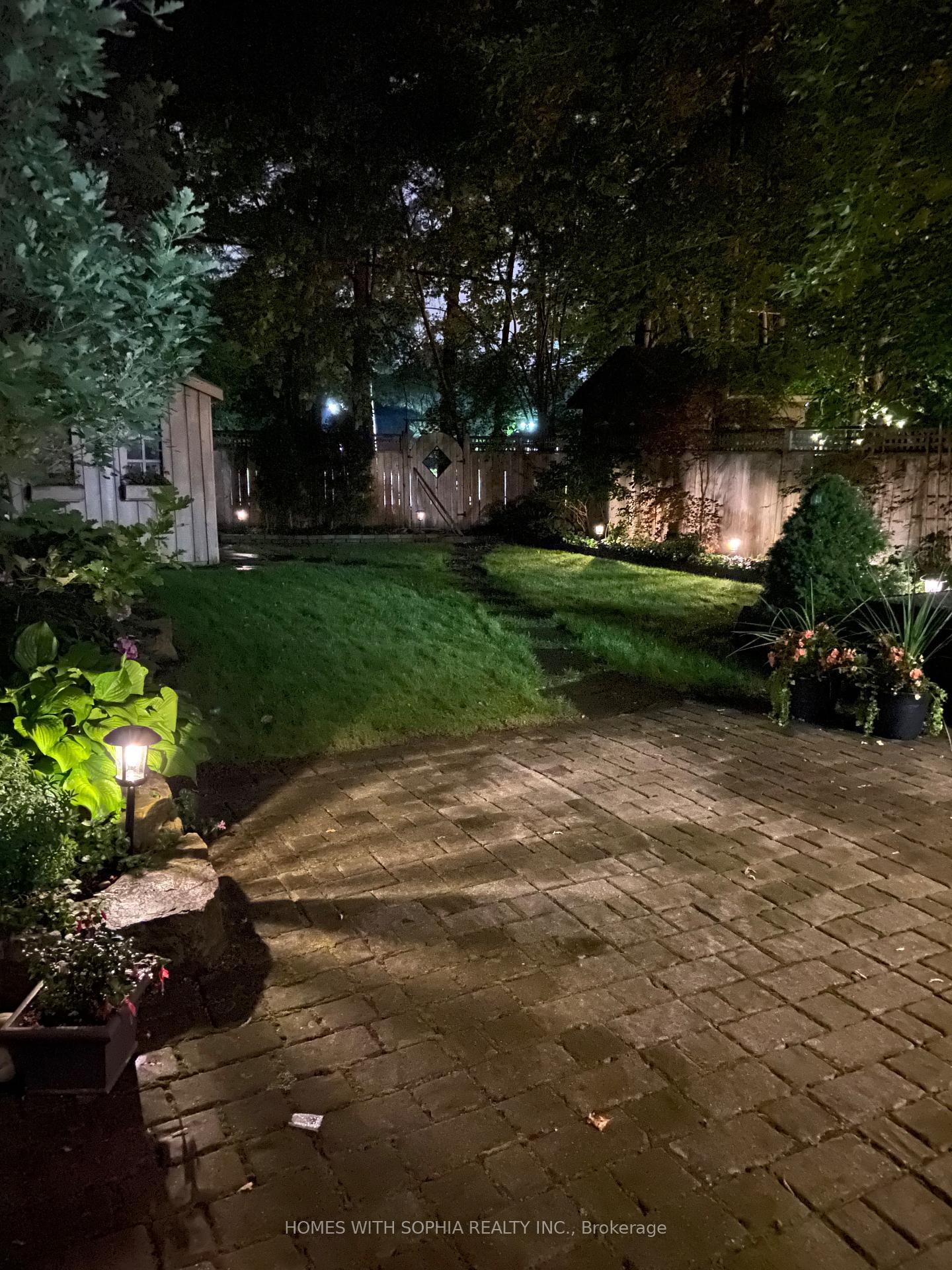 162 Glenvale Blvd, Toronto, ON M4G2W3 | 2 Bedroom 4 Bathroom Detached House | Image 32