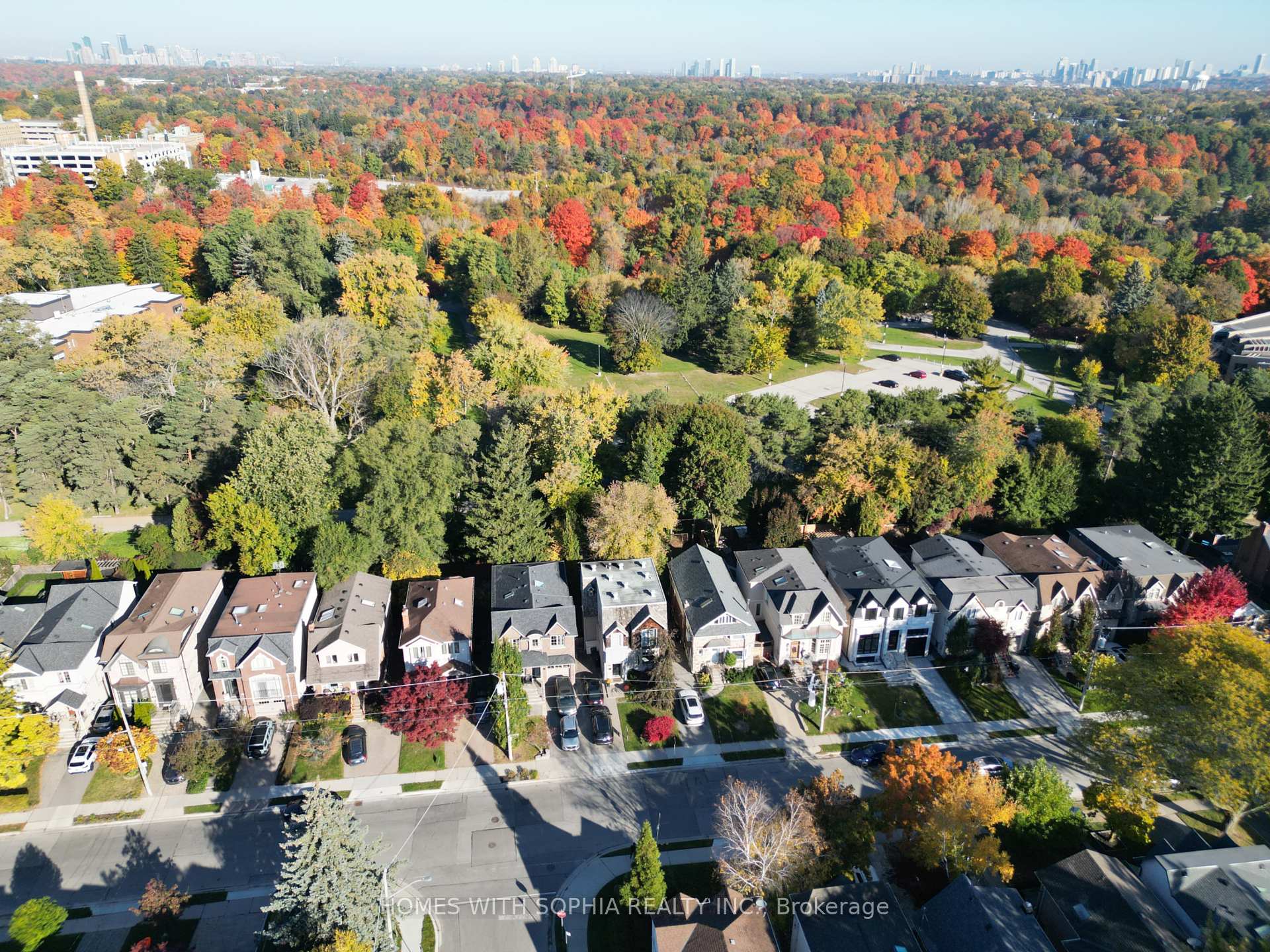 162 Glenvale Blvd, Toronto, ON M4G2W3 | 2 Bedroom 4 Bathroom Detached House | Image 37