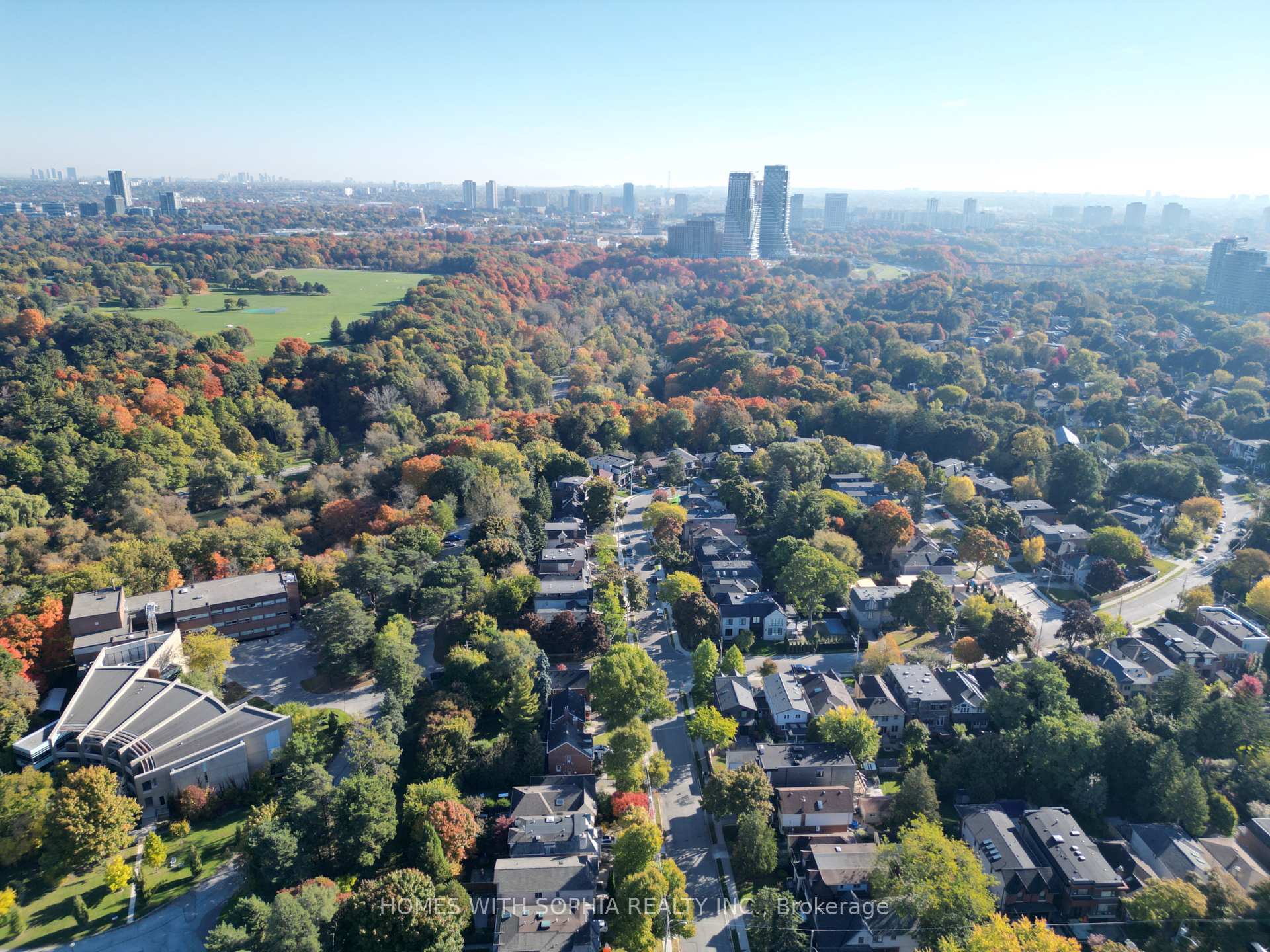 162 Glenvale Blvd, Toronto, ON M4G2W3 | 2 Bedroom 4 Bathroom Detached House | Image 40